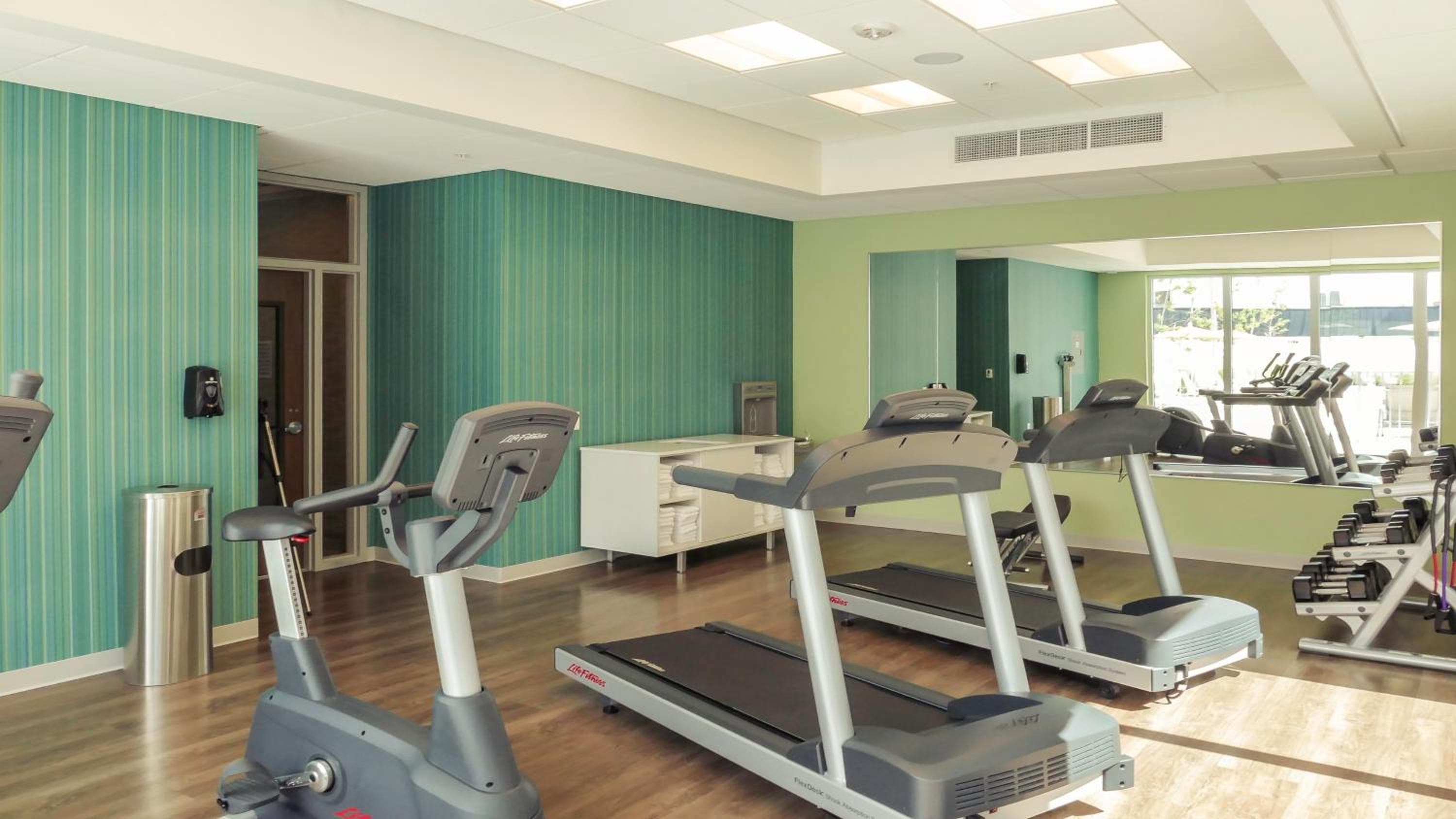 Holiday Inn Express & Suites Miami Airport East, un hotel IHG — 13