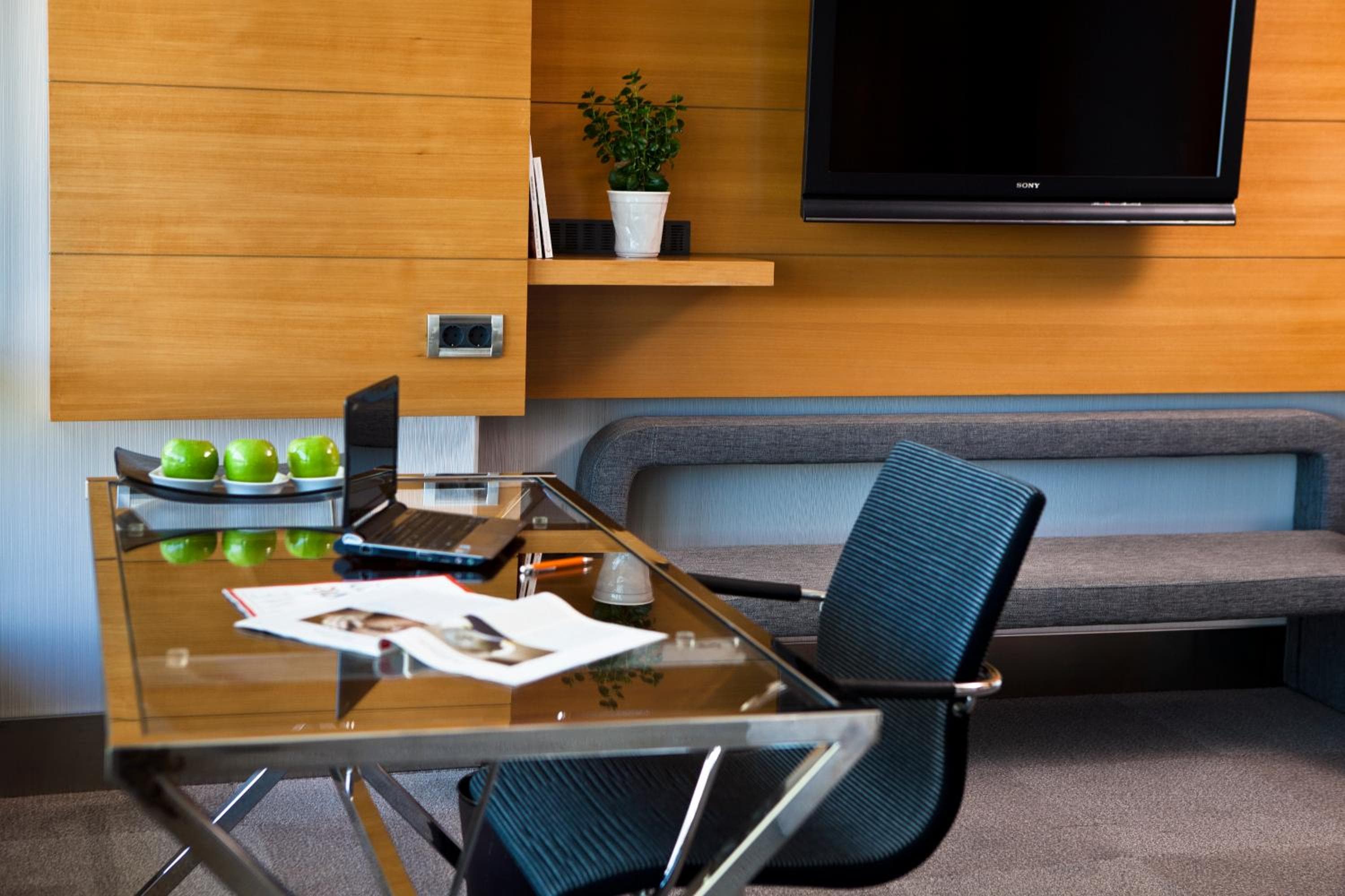 Point Hotel Barbaros — 10