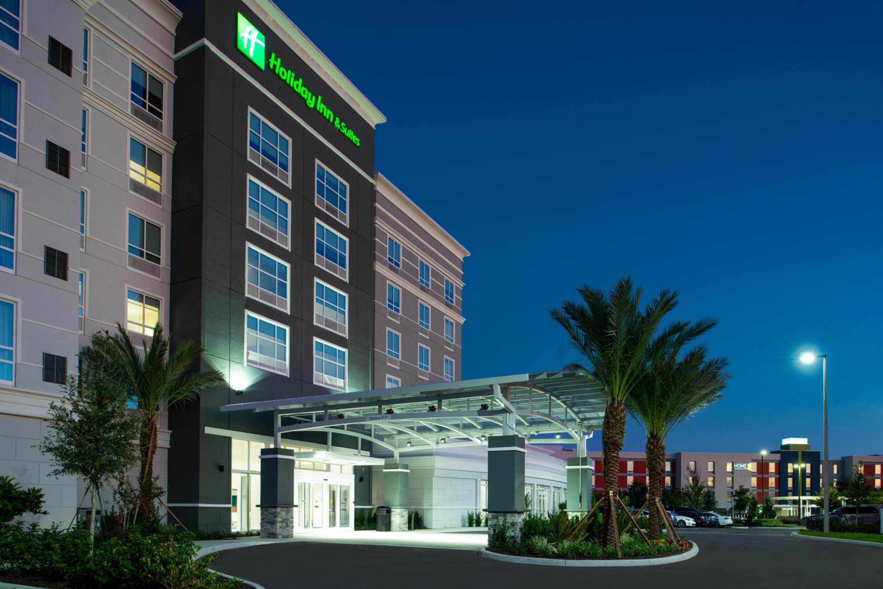 Holiday Inn & Suites Orlando-International Dr S, an IHG Hotel — 25