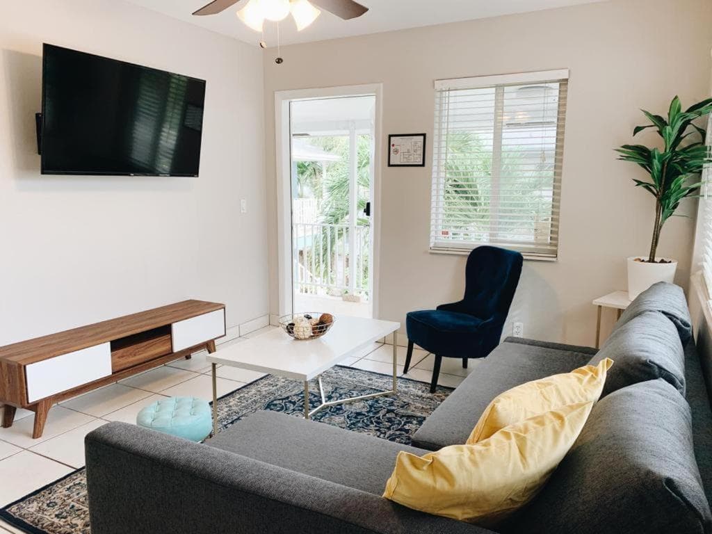 Galleria Apartments By Lowkl — 23
