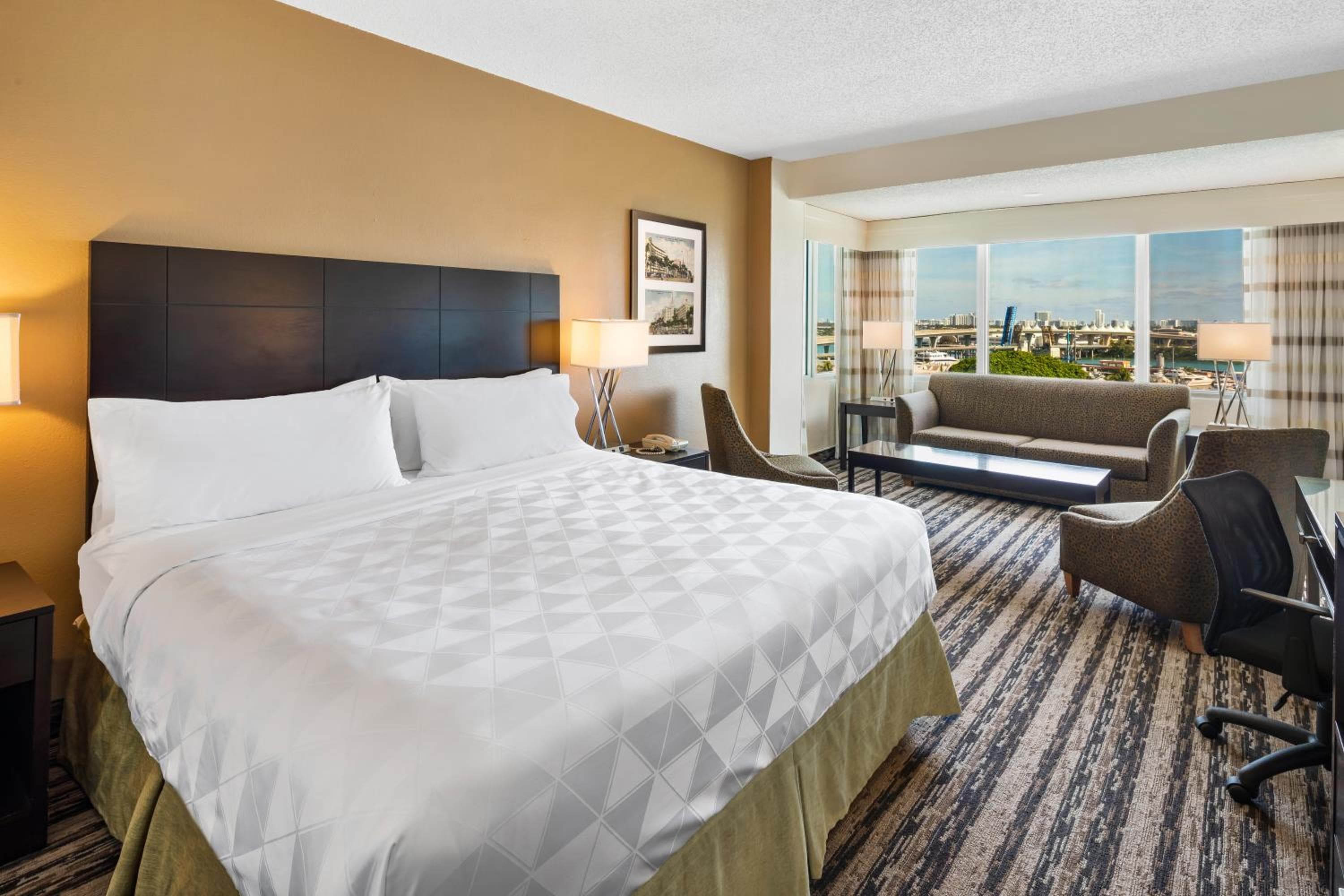 Holiday Inn Hotel Port of Miami-Downtown by IHG — 9