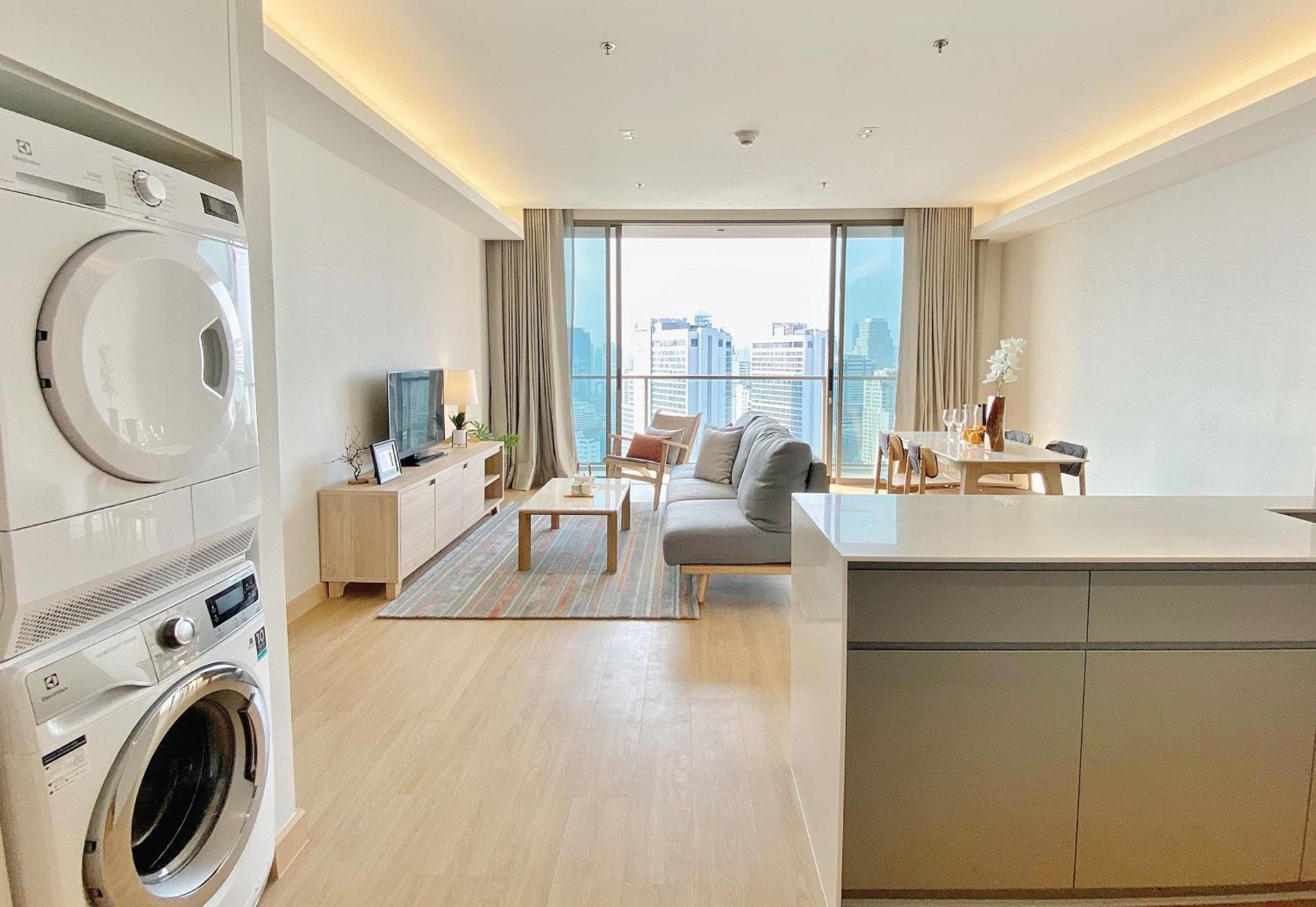 Oakwood Suites Bangkok — 15
