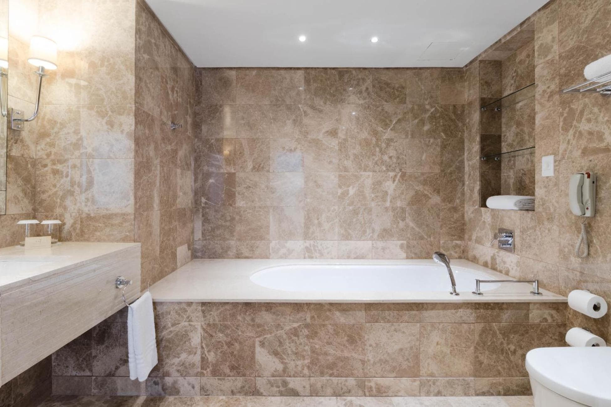 Taj Hotel Cape Town - Taj Residence suites hotel, 1 Wale Street The Taj Cape Town, South Africa — photo 56