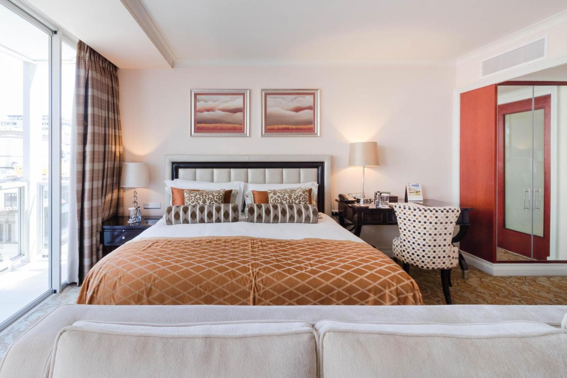 Taj Hotel Cape Town - Taj Residence suites hotel, 1 Wale Street The Taj Cape Town, South Africa — photo 39