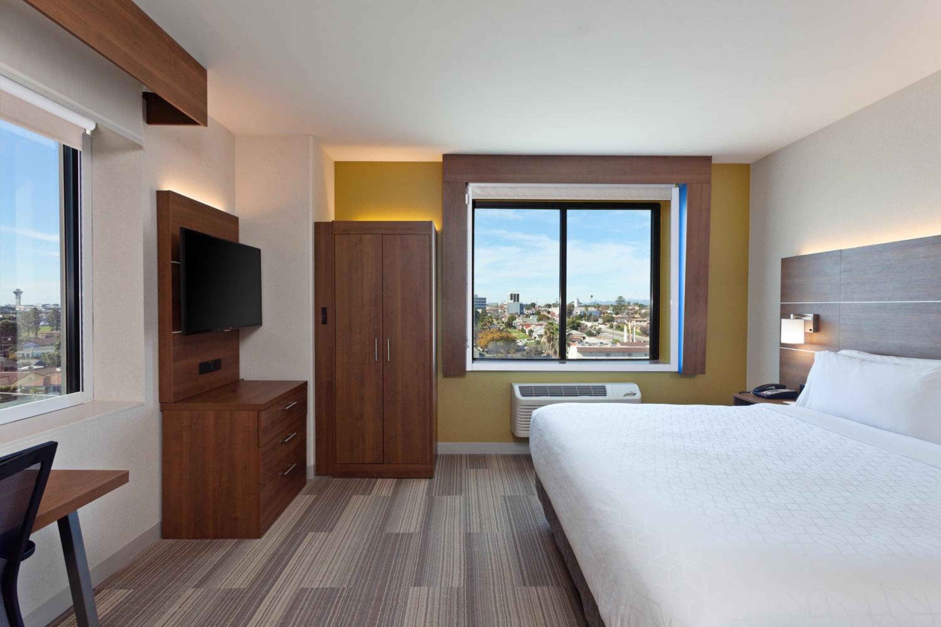 Holiday Inn Express Los Angeles LAX Airport by IHG — 28