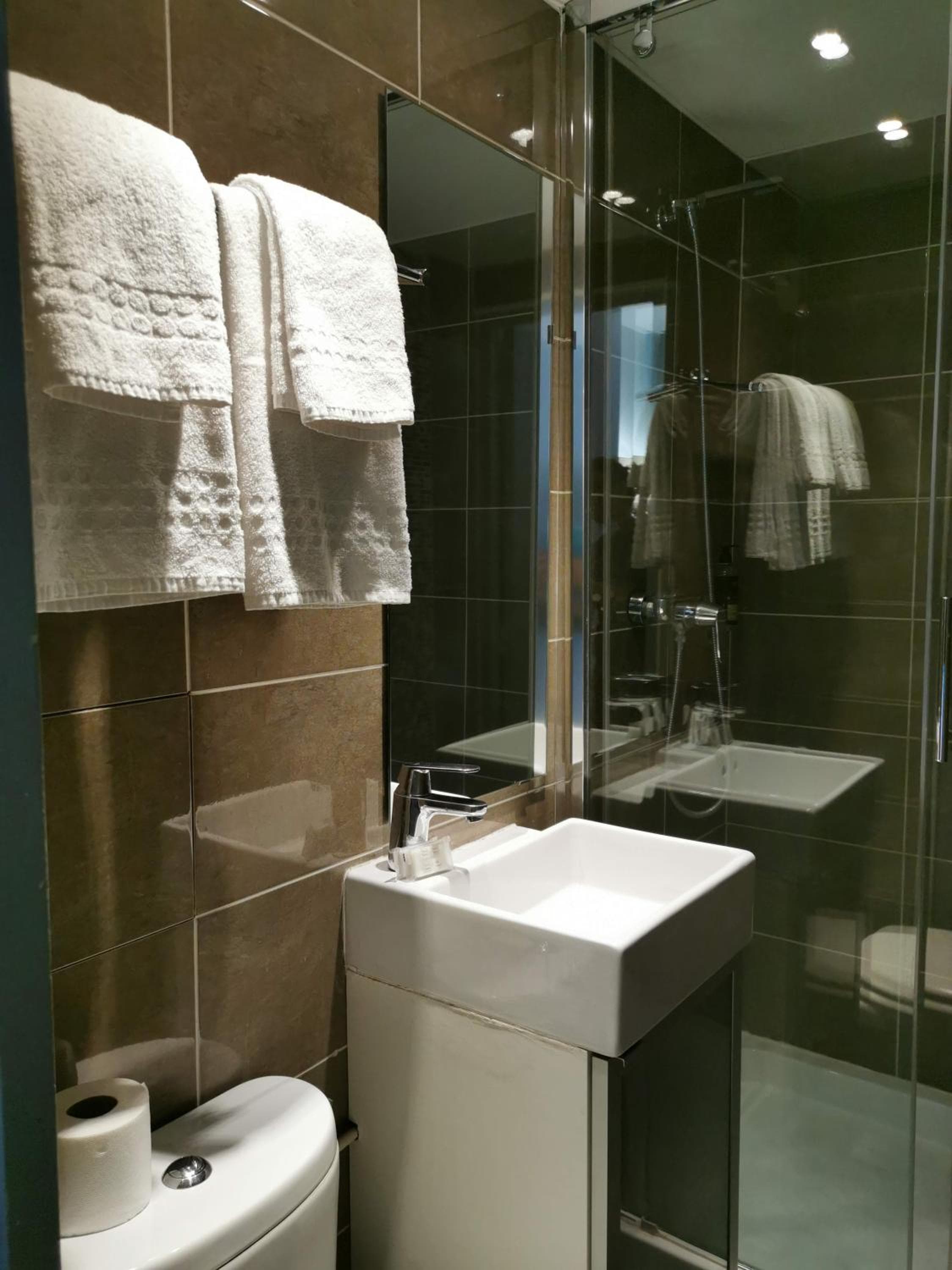 Hotel Victoria — 2