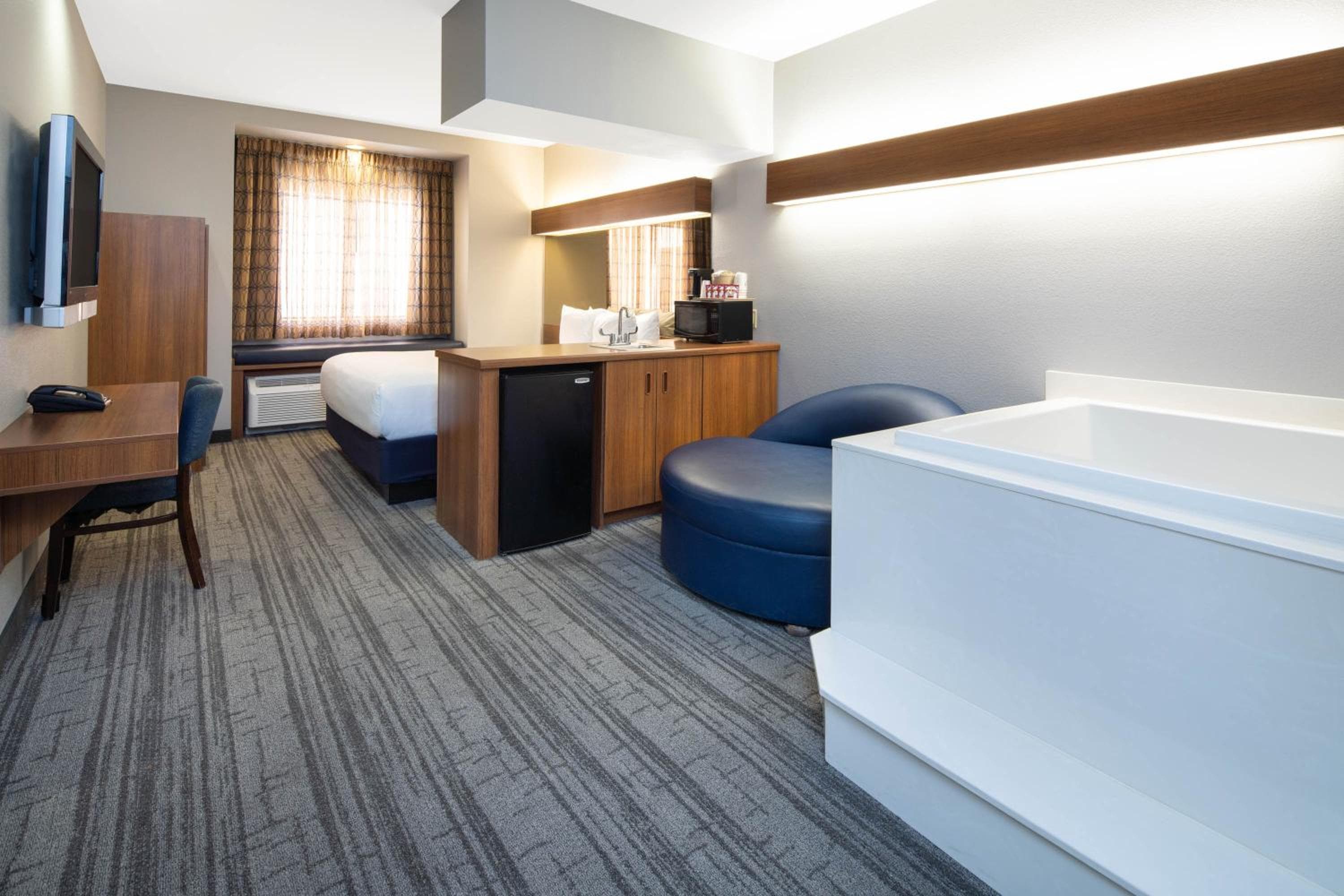 Baymont by Wyndham Las Vegas South Strip — 11
