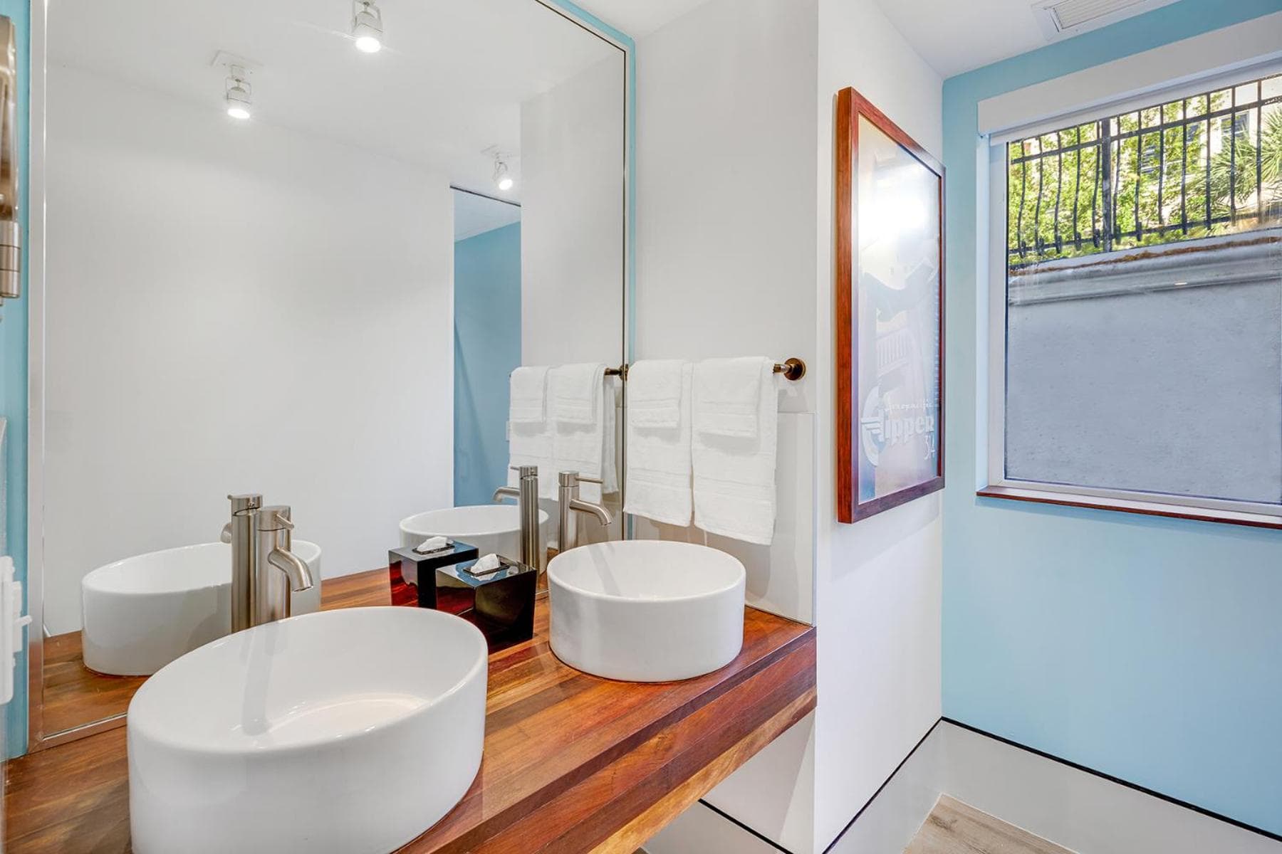 Ocean Treasure Beachside Suites — 27