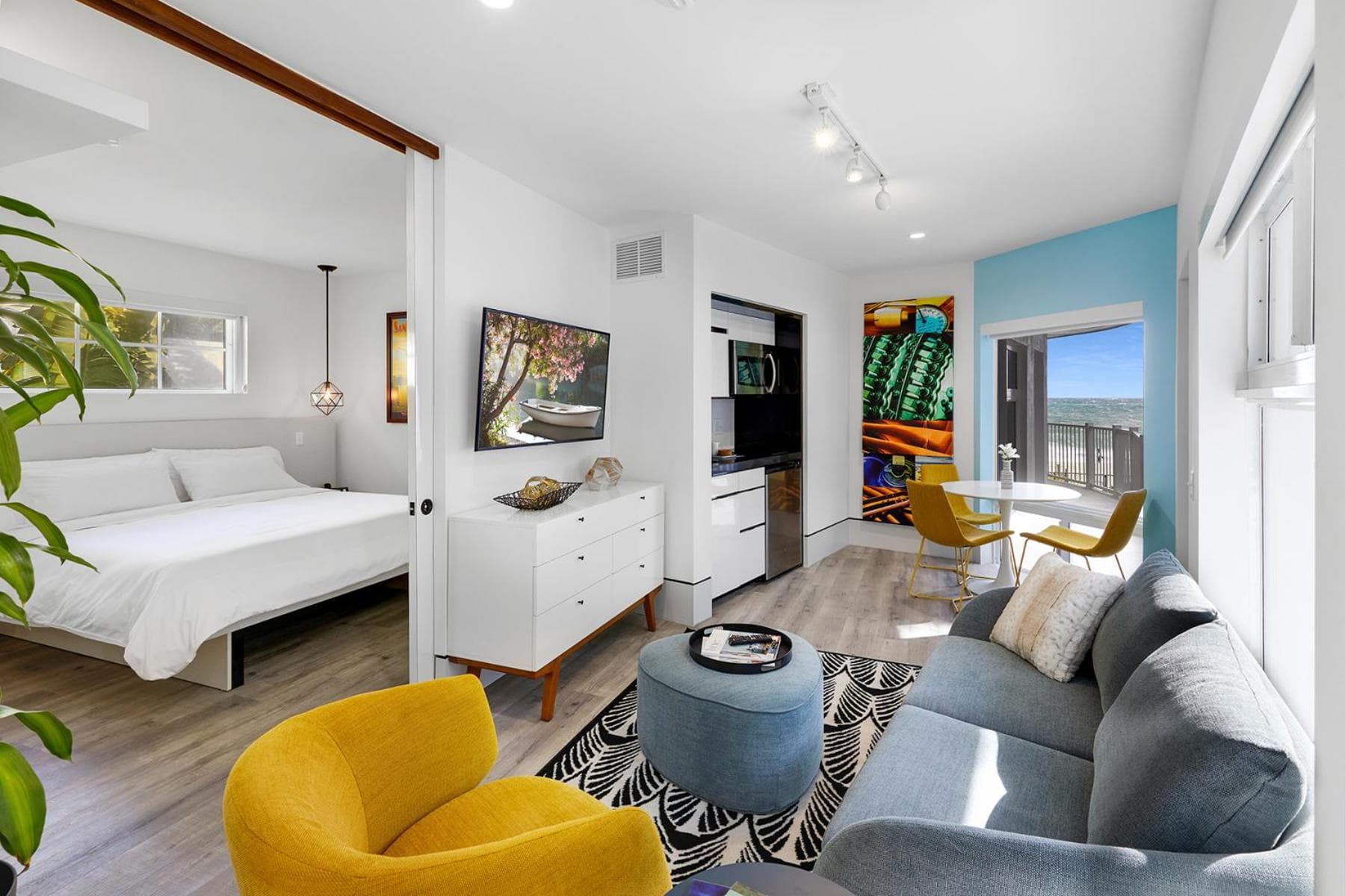 Ocean Treasure Beachside Suites — 3
