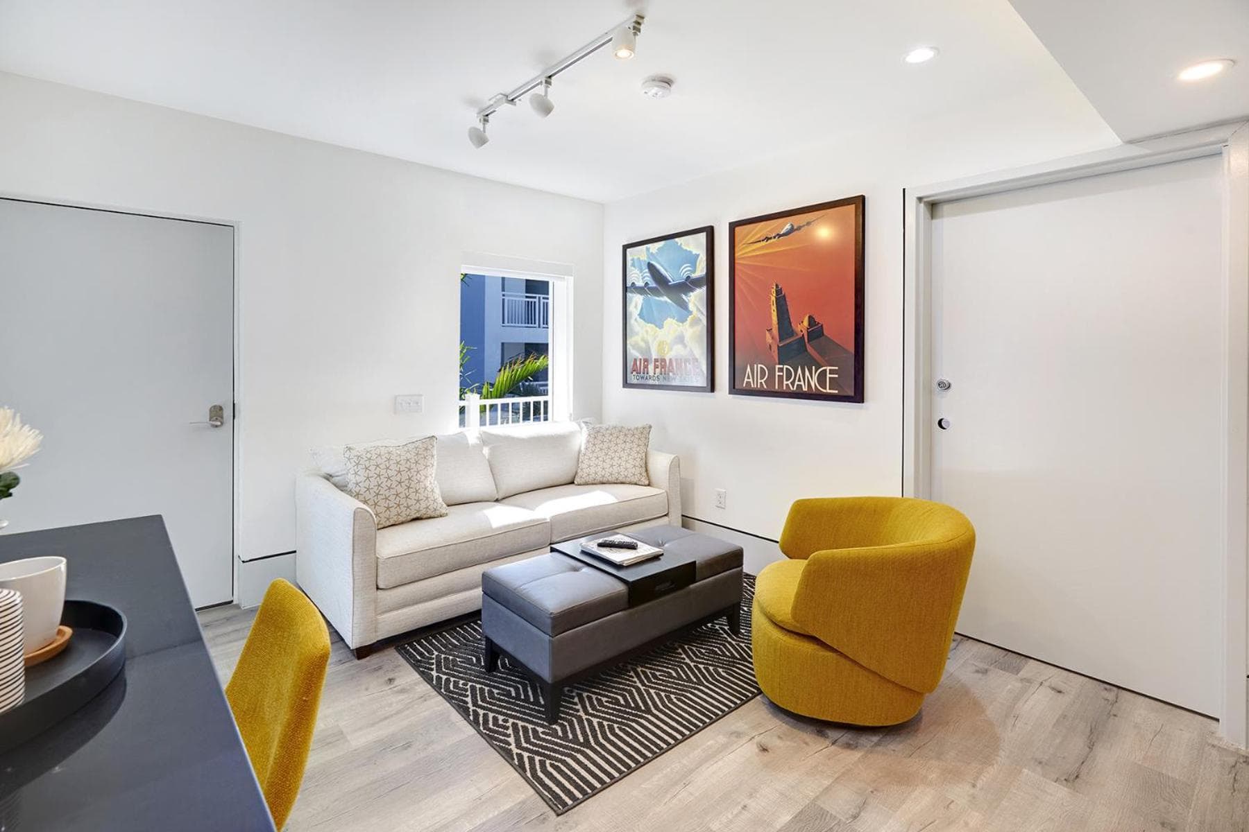 Ocean Treasure Beachside Suites — 14