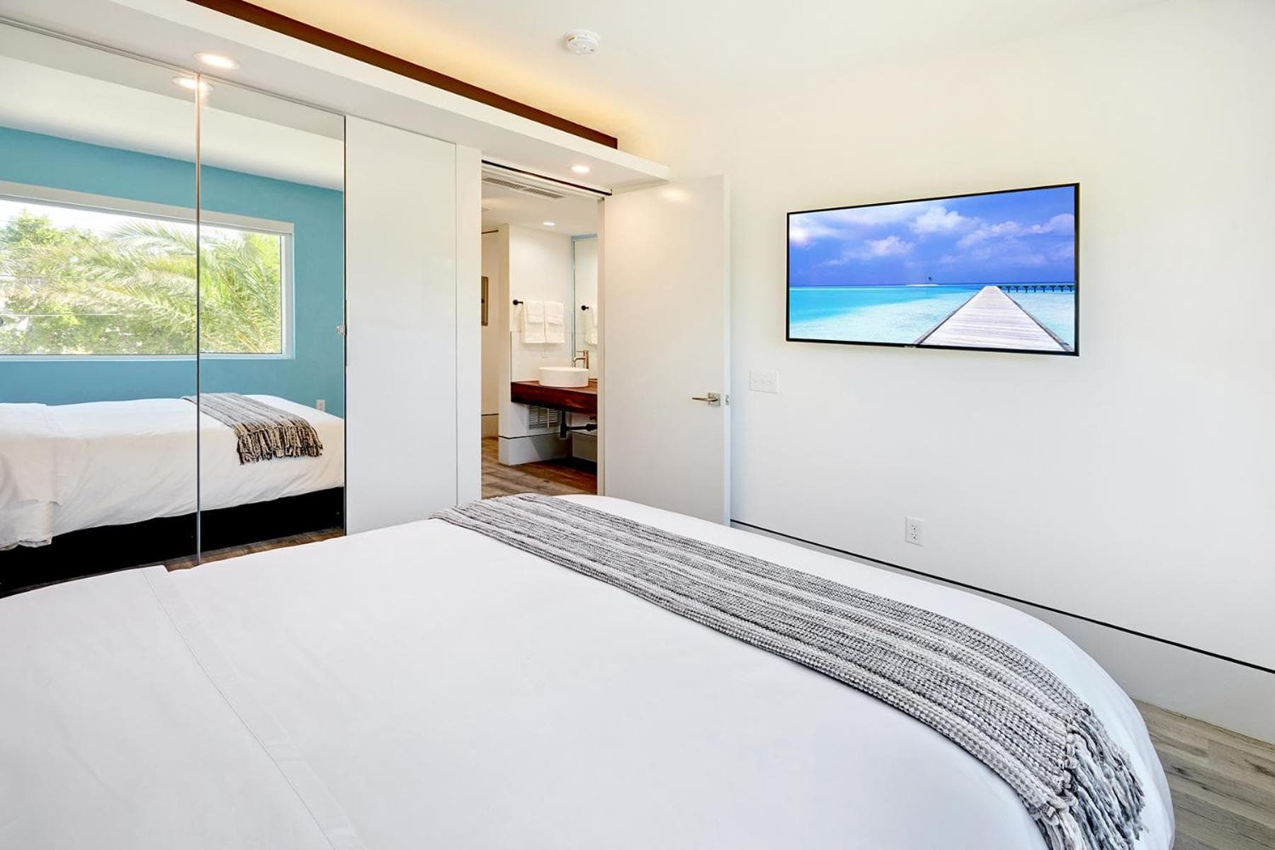 Ocean Treasure Beachside Suites — 24