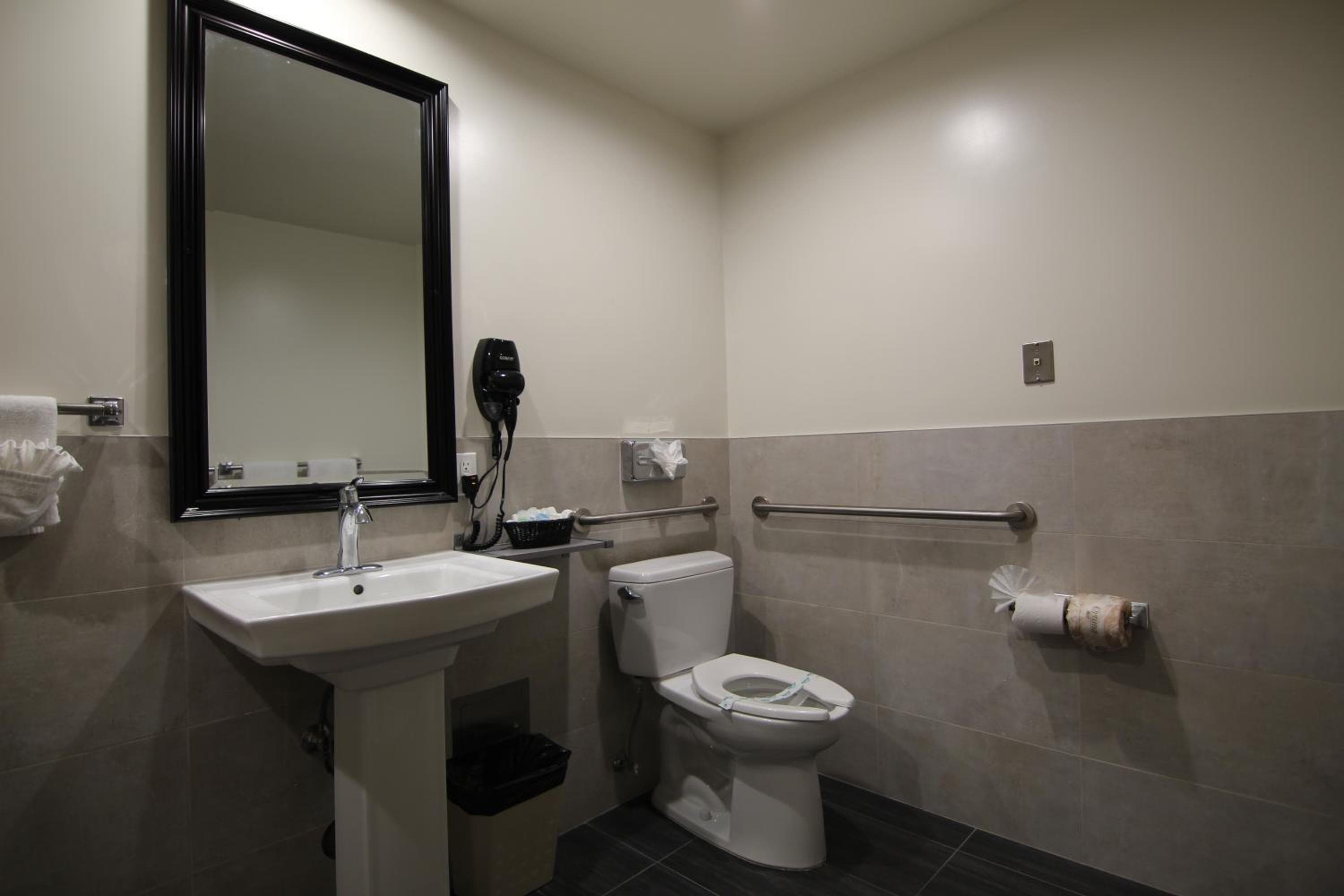 Dunes Inn - Wilshire — 4