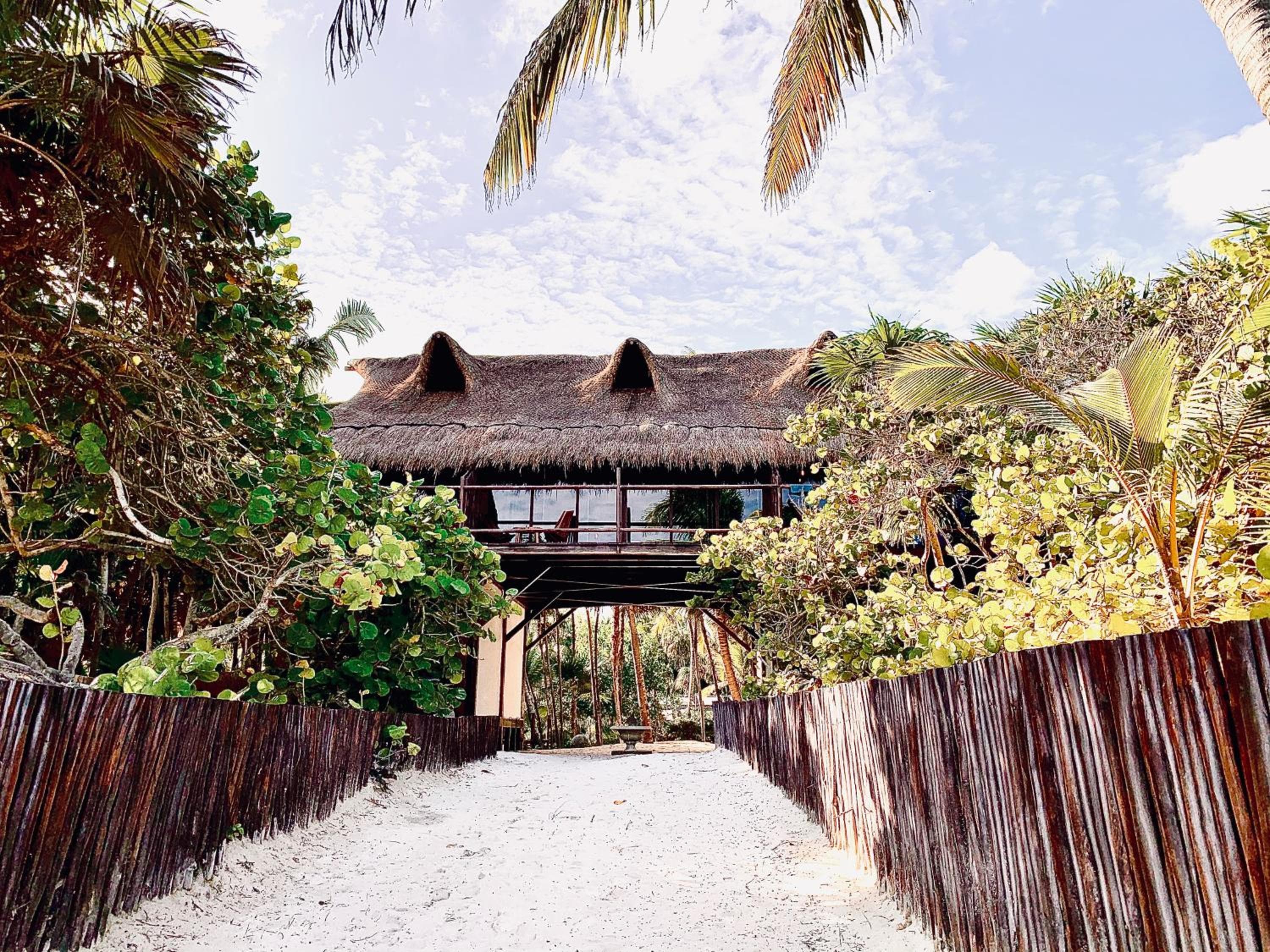 Libelula Tulum Beachfront Hotel — 1