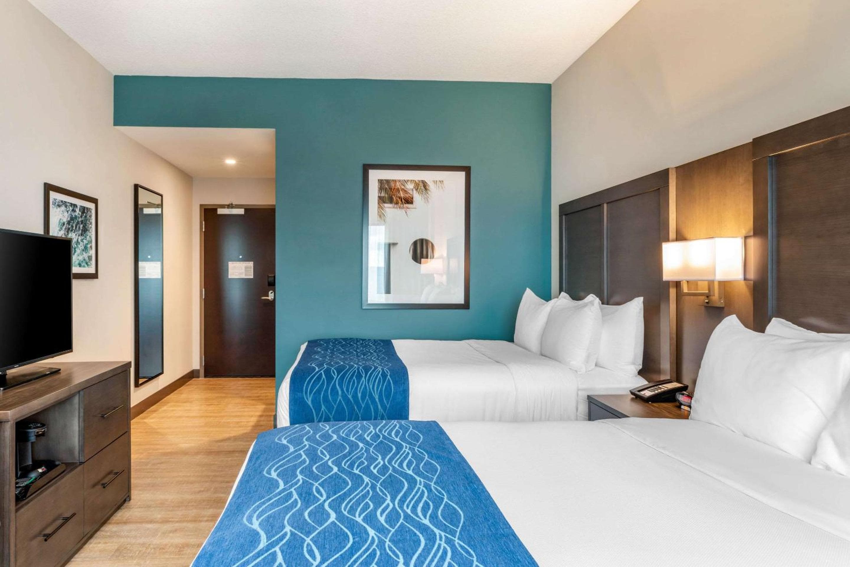 Comfort Inn & Suites Miami International Airport — 13