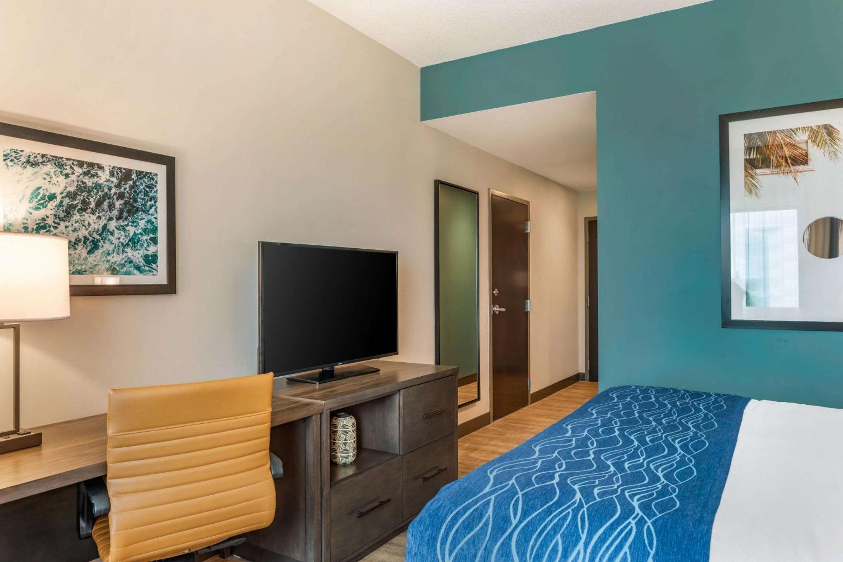 Comfort Inn & Suites Miami International Airport — 8