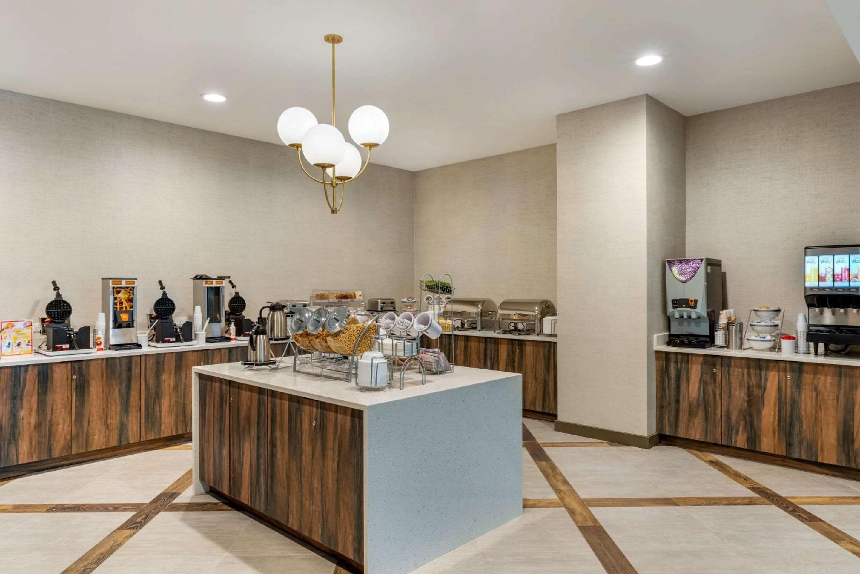 Comfort Inn & Suites Miami International Airport — 13