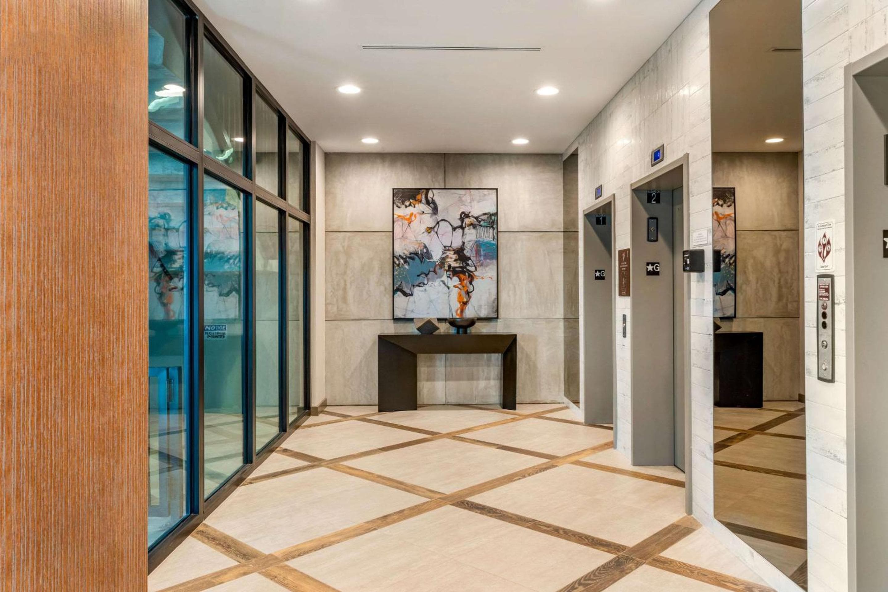 Comfort Inn & Suites Miami International Airport — 6