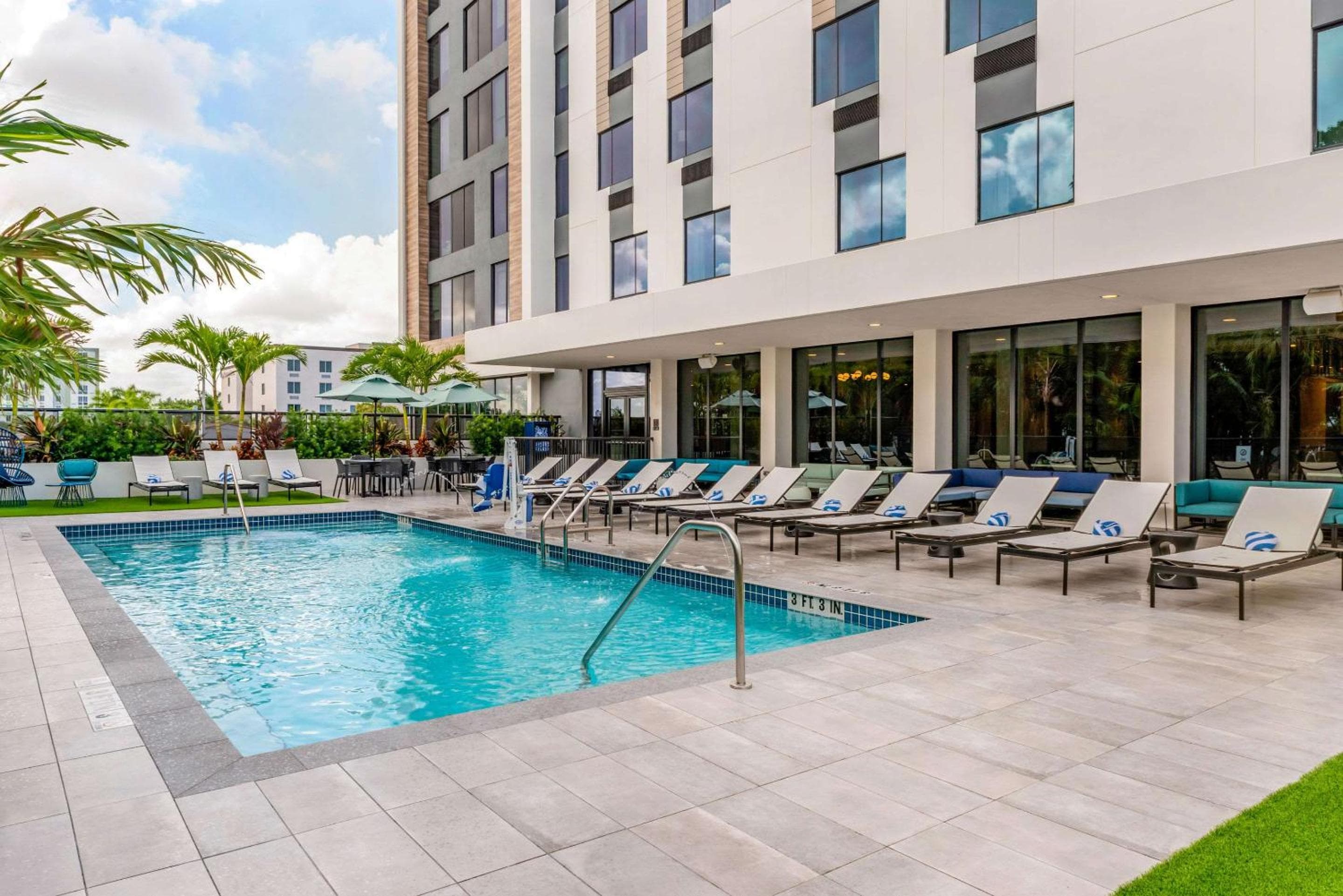 Comfort Inn & Suites Miami International Airport — 28