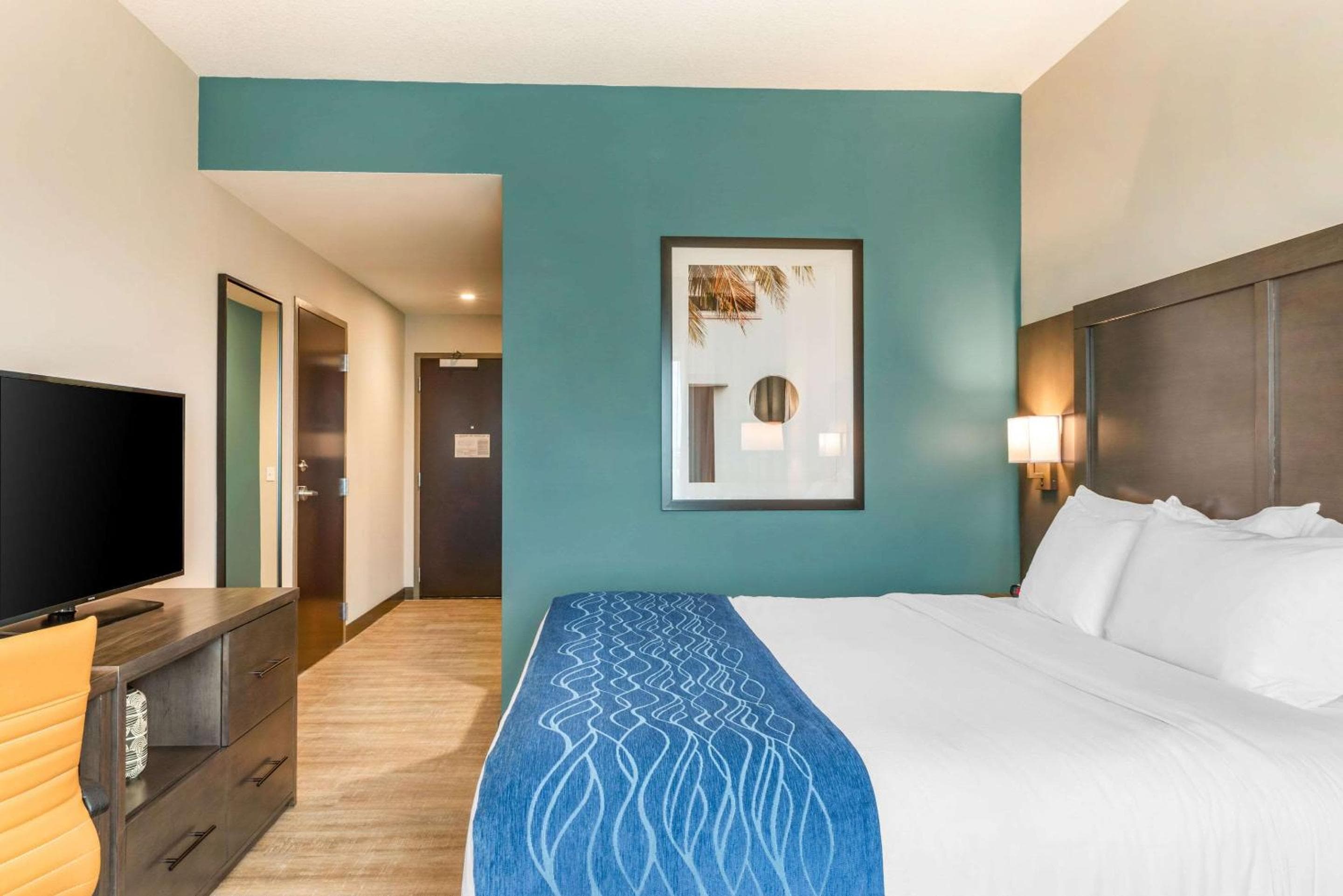 Comfort Inn & Suites Miami International Airport — 7