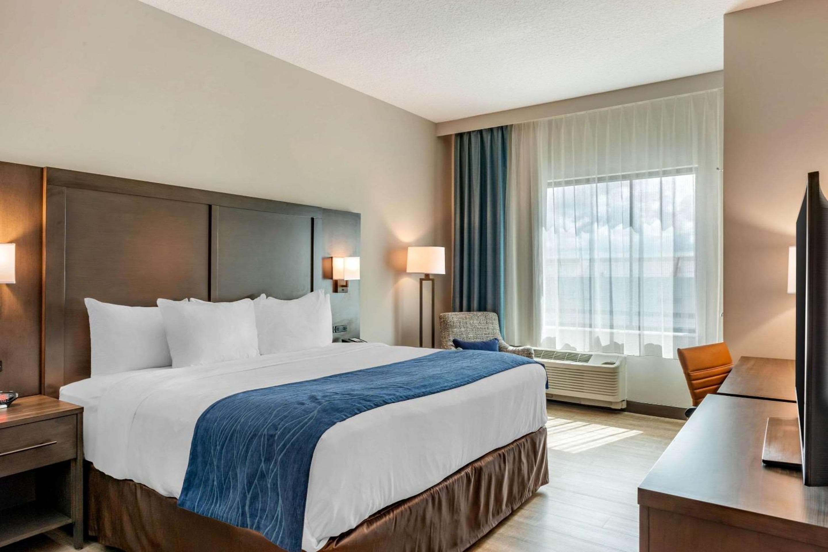 Comfort Inn & Suites Miami International Airport — 4