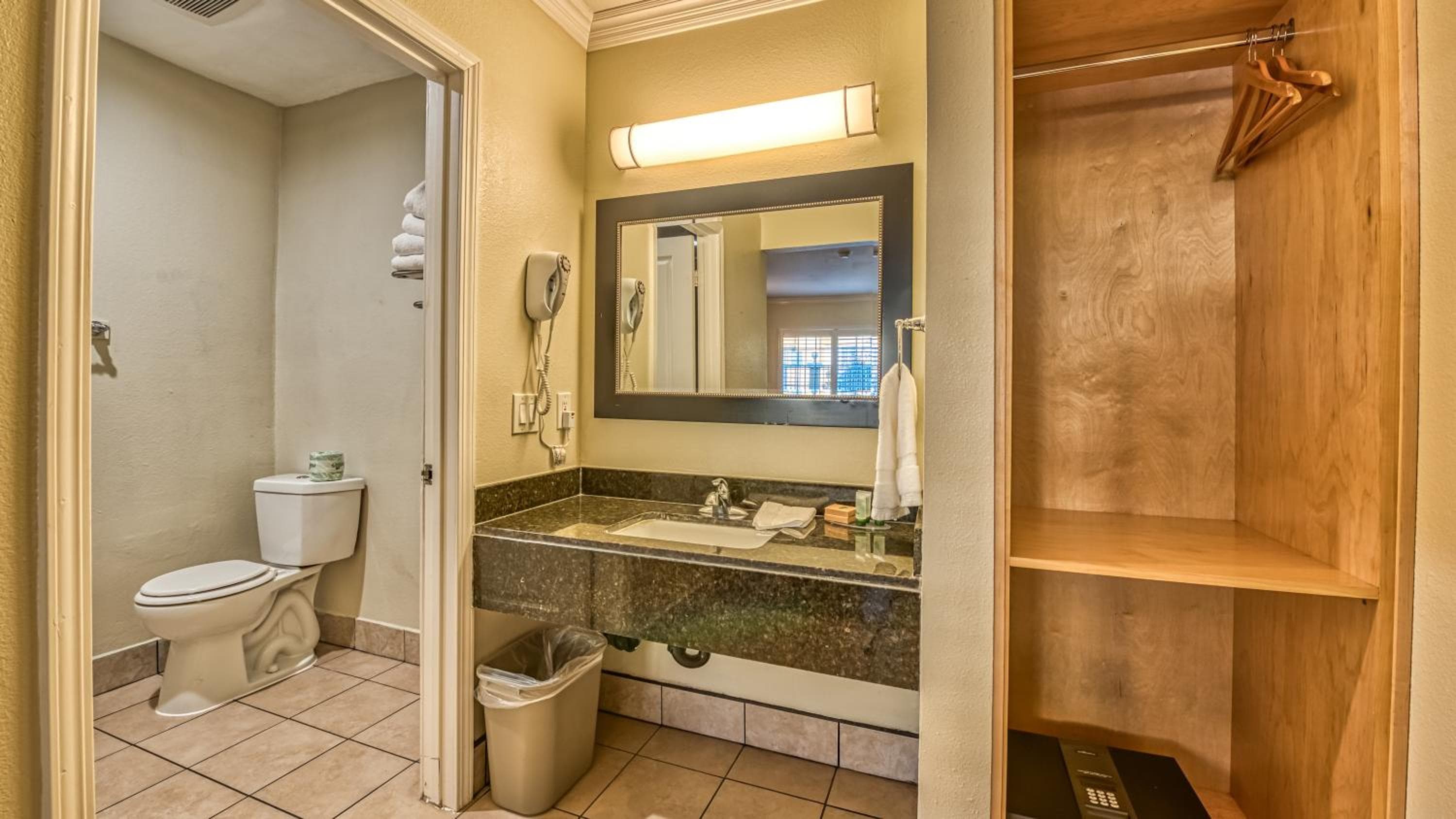 Hollywood City Inn — 29