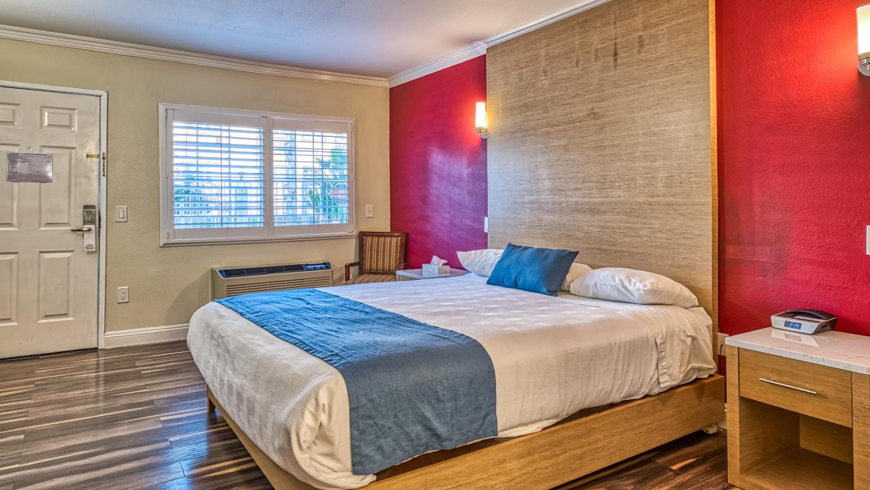 Hollywood City Inn — 6