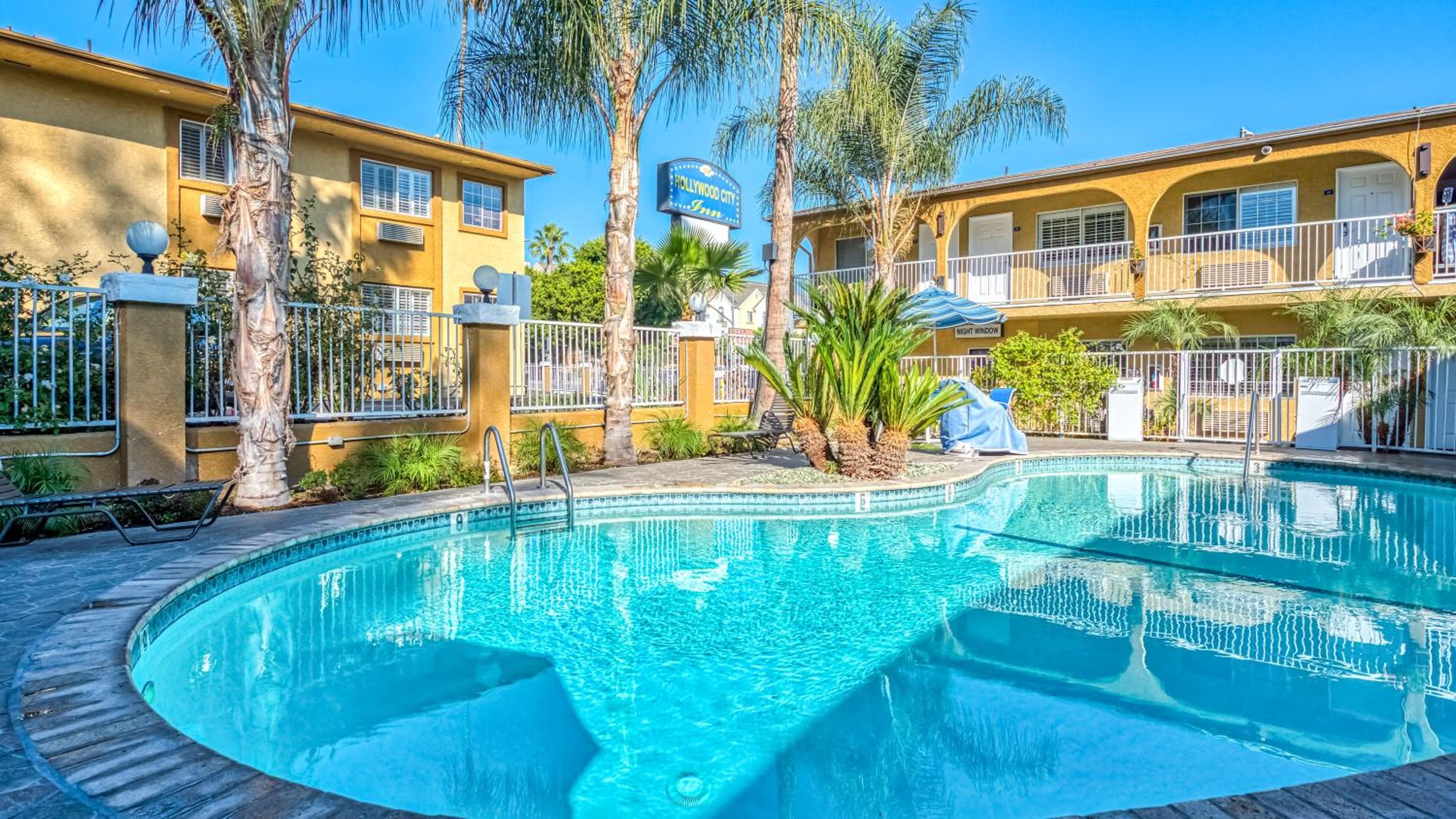 Hollywood City Inn — 20