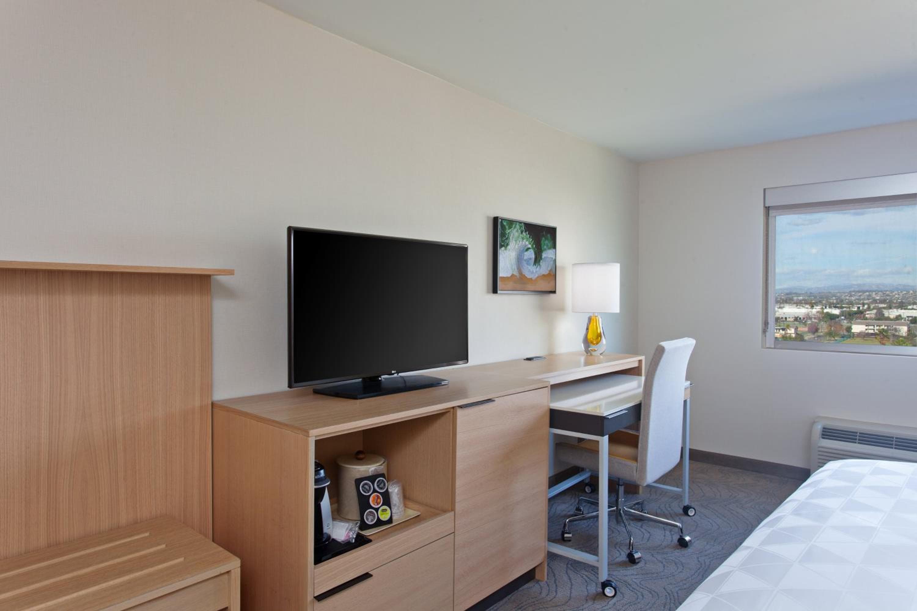 Holiday Inn Los Angeles - LAX Airport by IHG — 5