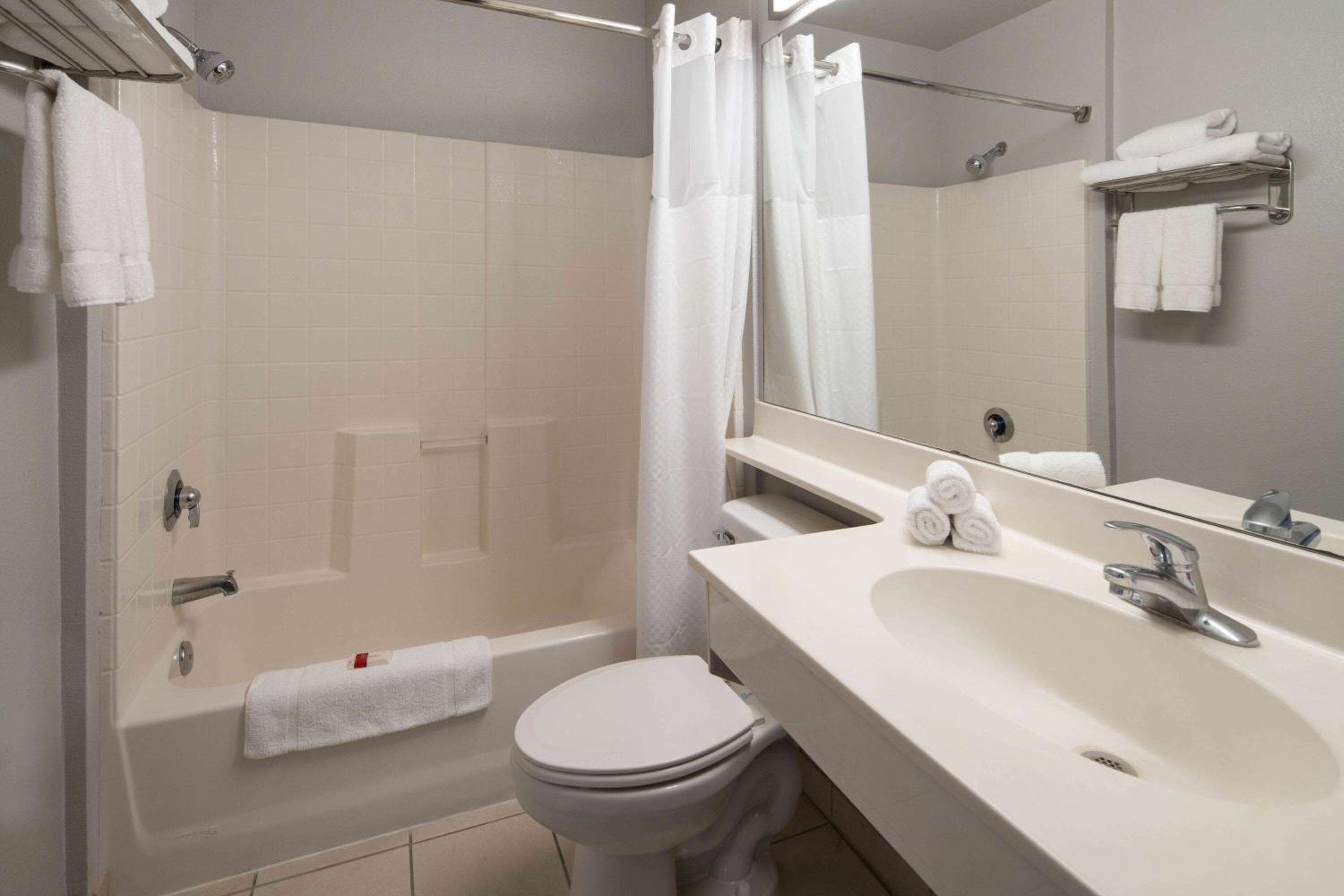 Baymont by Wyndham Las Vegas South Strip — 8