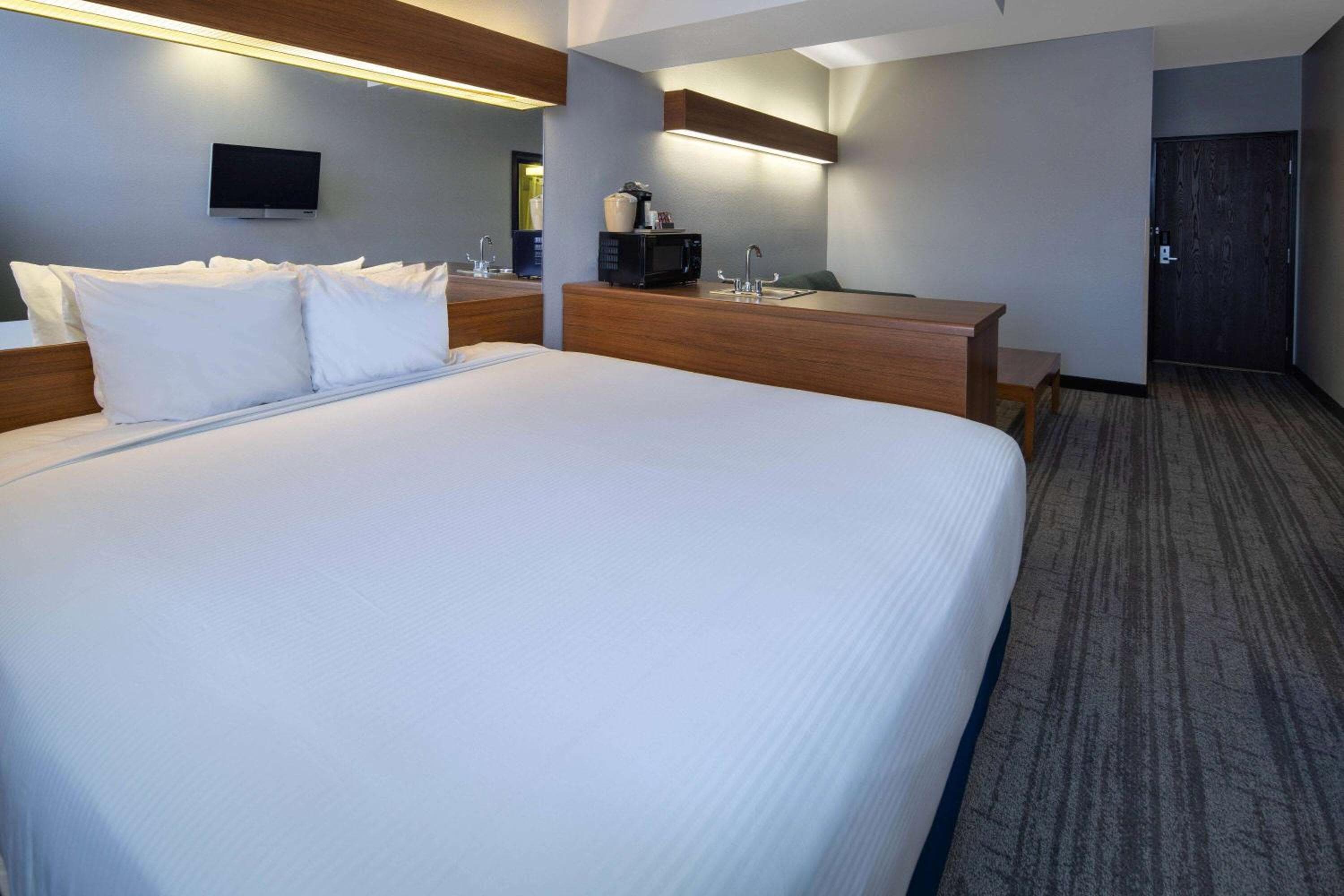 Baymont by Wyndham Las Vegas South Strip — 27