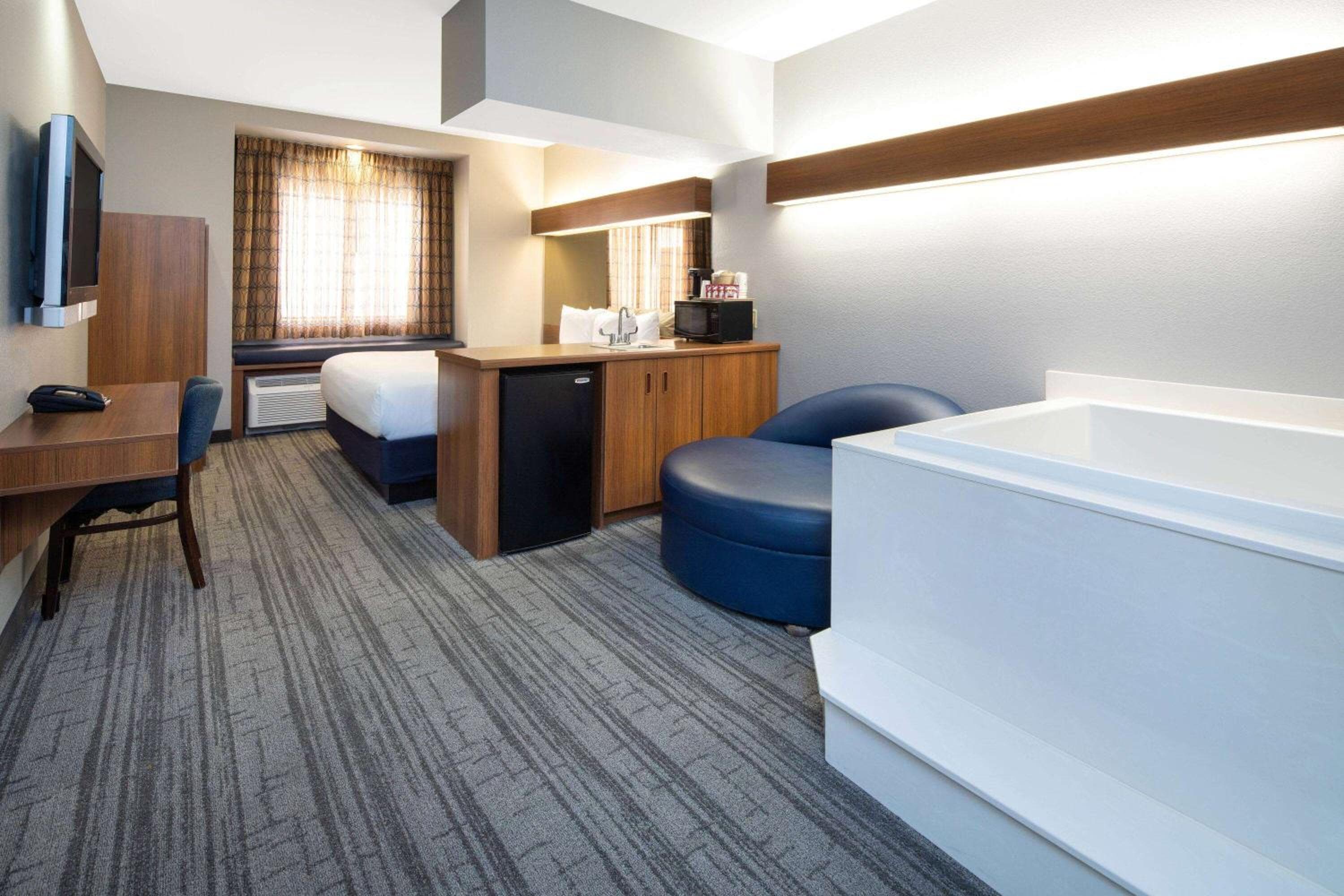 Baymont by Wyndham Las Vegas South Strip — 24