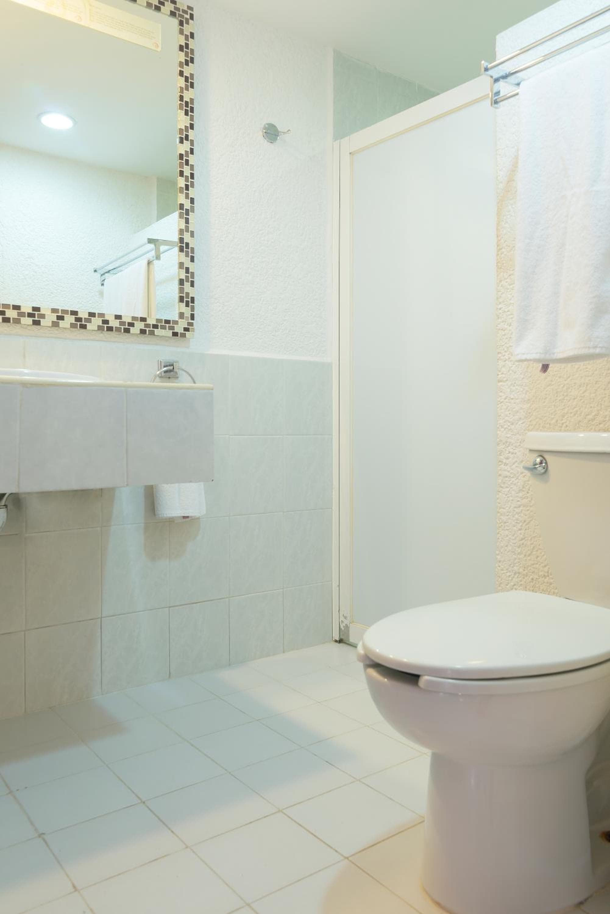 Hotel y Suites Nader — 7