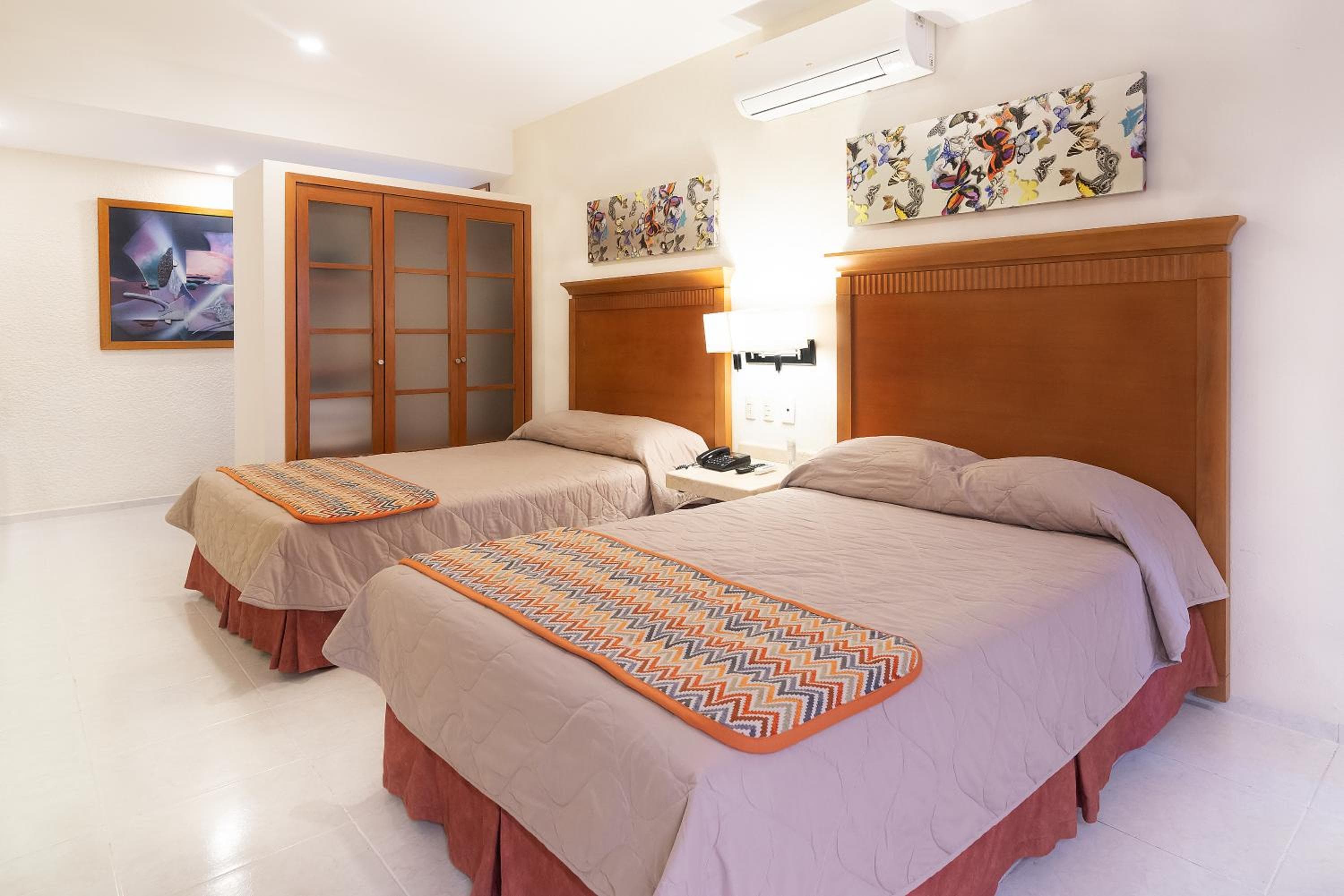 Hotel y Suites Nader — 21