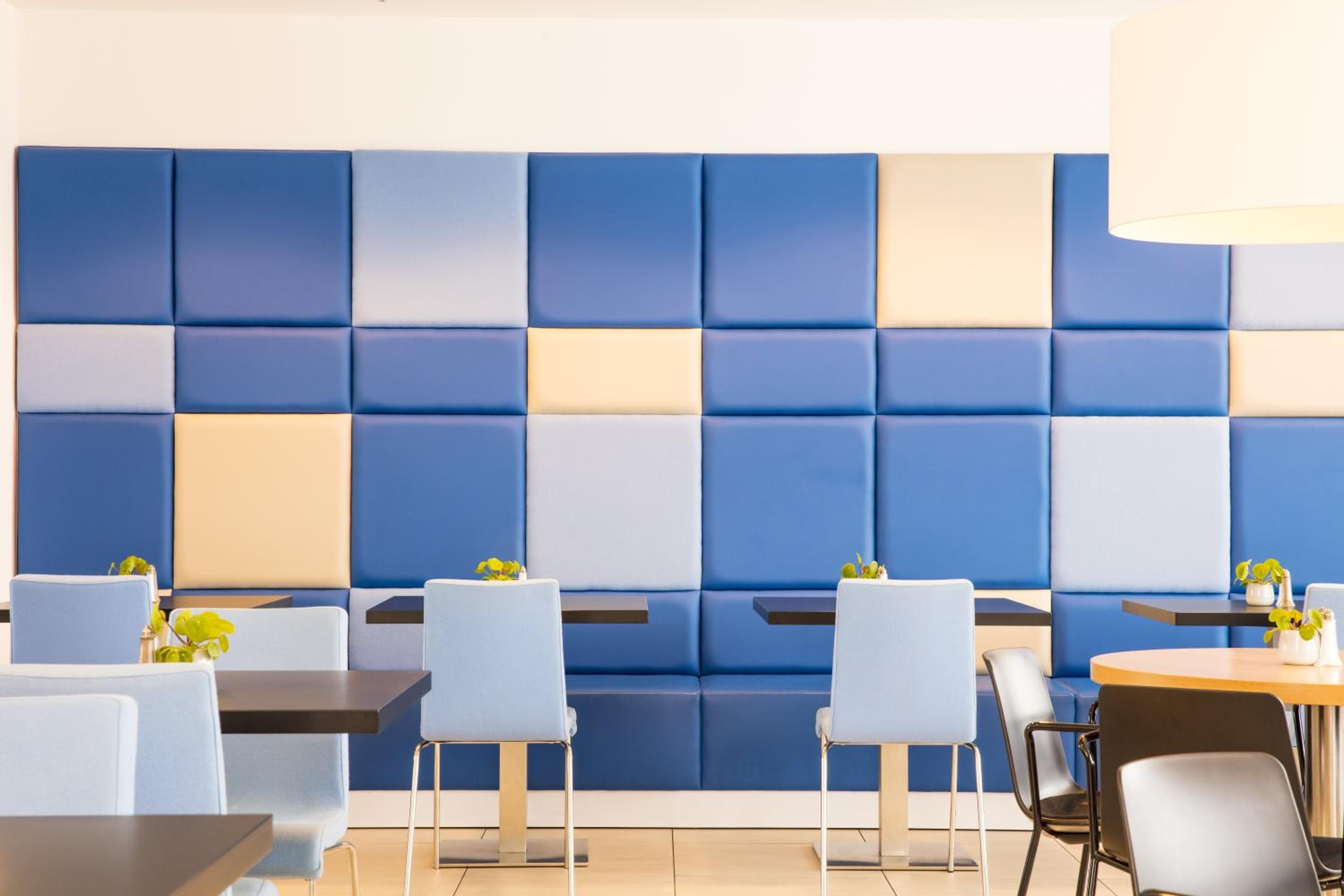 Holiday Inn Express Amsterdam Arena Towers by IHG — 8