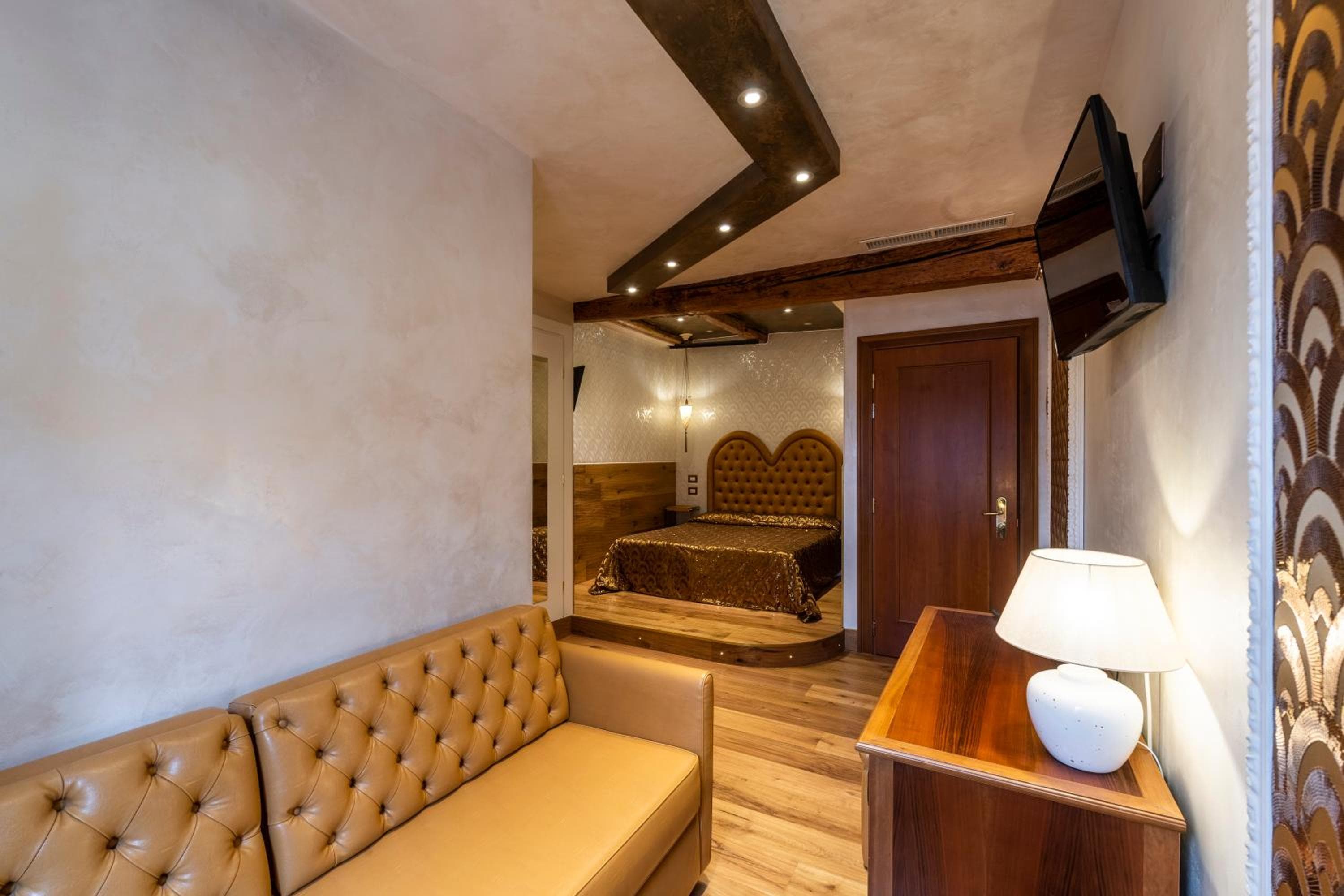 Hotel Abbazia hotel, Calle Priuli Dei Cavaletti 68, Venice, Italy — photo 9