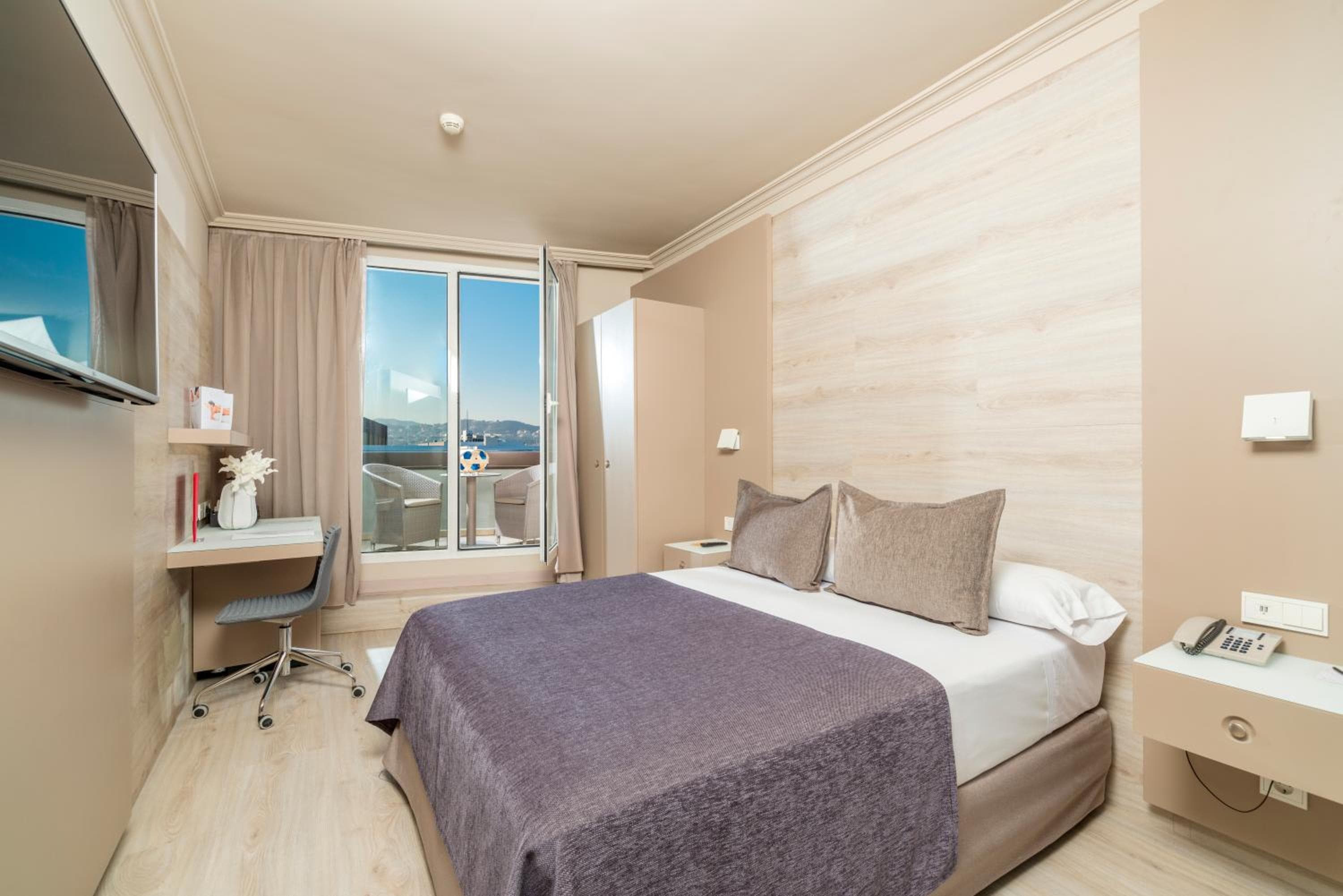 Sallés Hotel Pere IV — 7