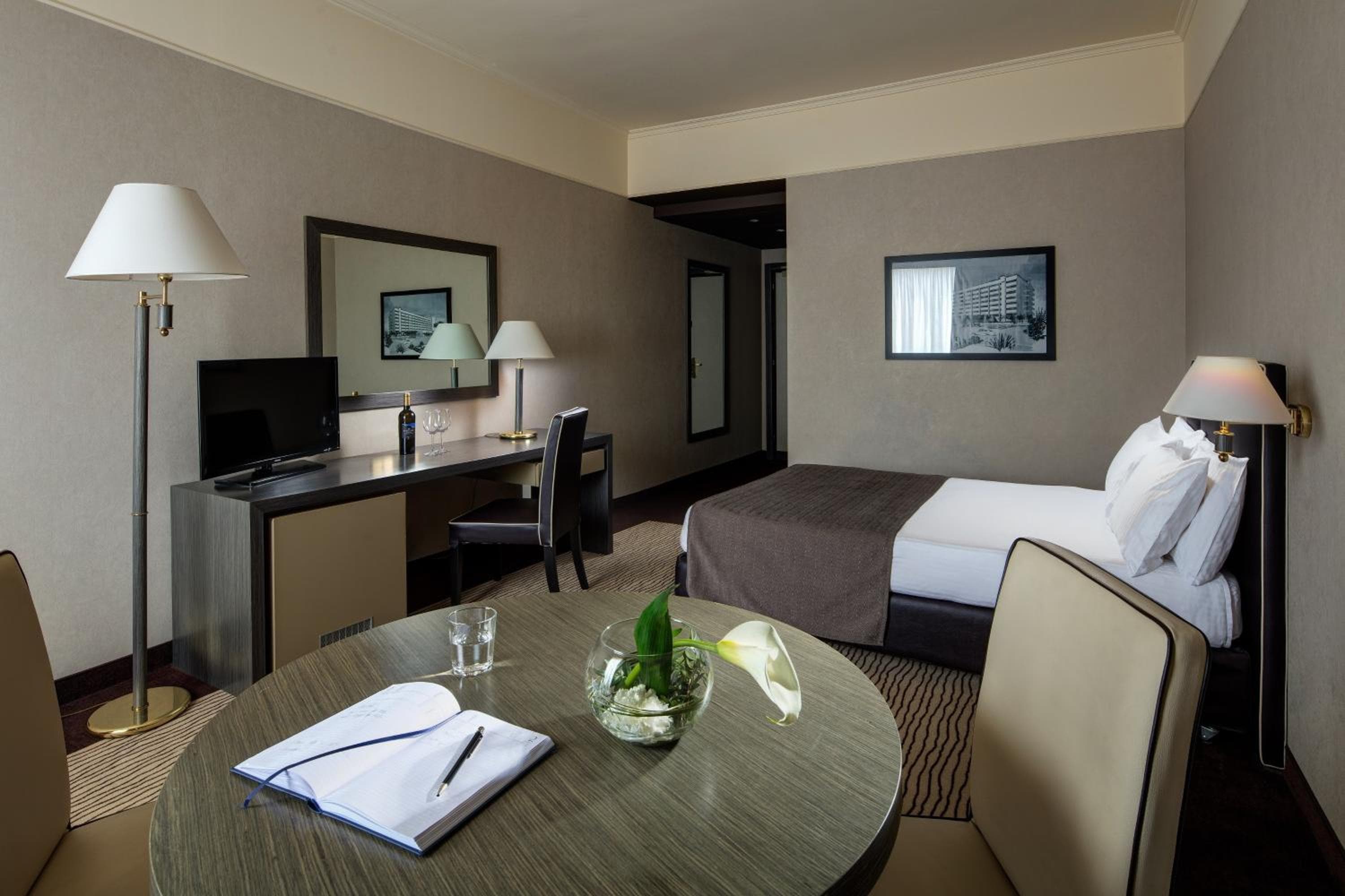 Holiday Inn Roma - Eur Parco Dei Medici, an IHG Hotel — 27