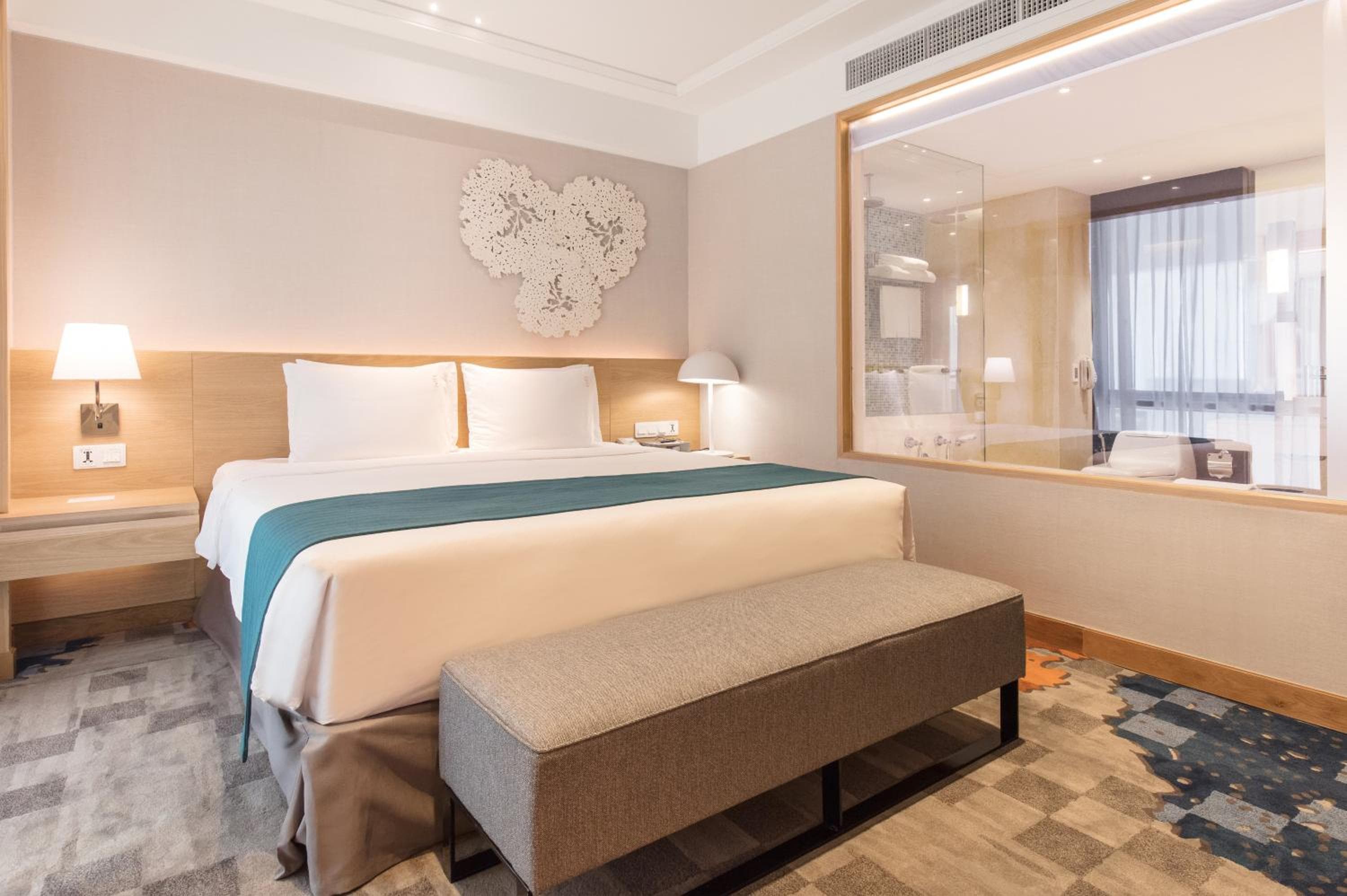 Holiday Inn Bangkok by IHG — 24