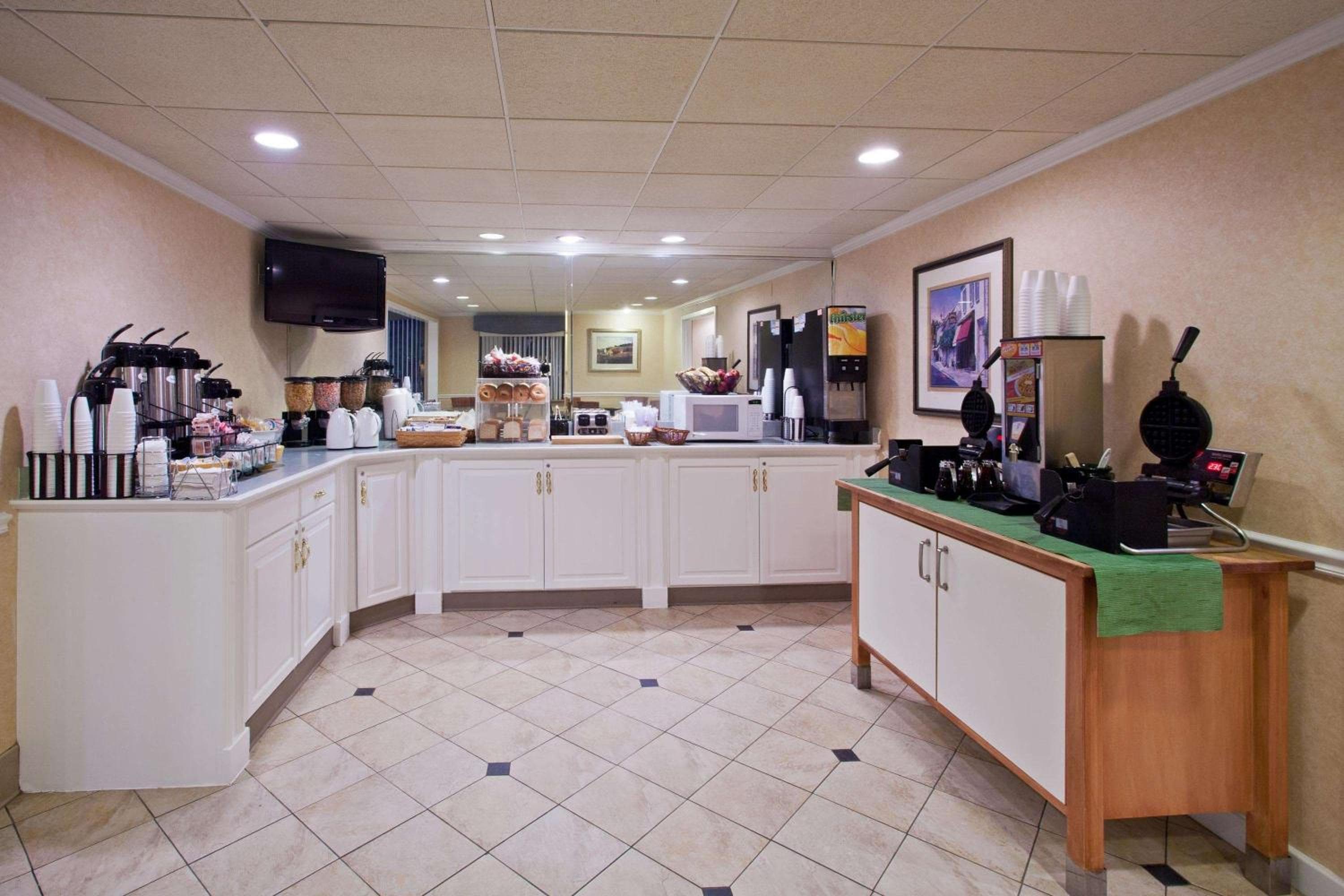 La Quinta by Wyndham Tampa Fairgrounds - Casino — 24