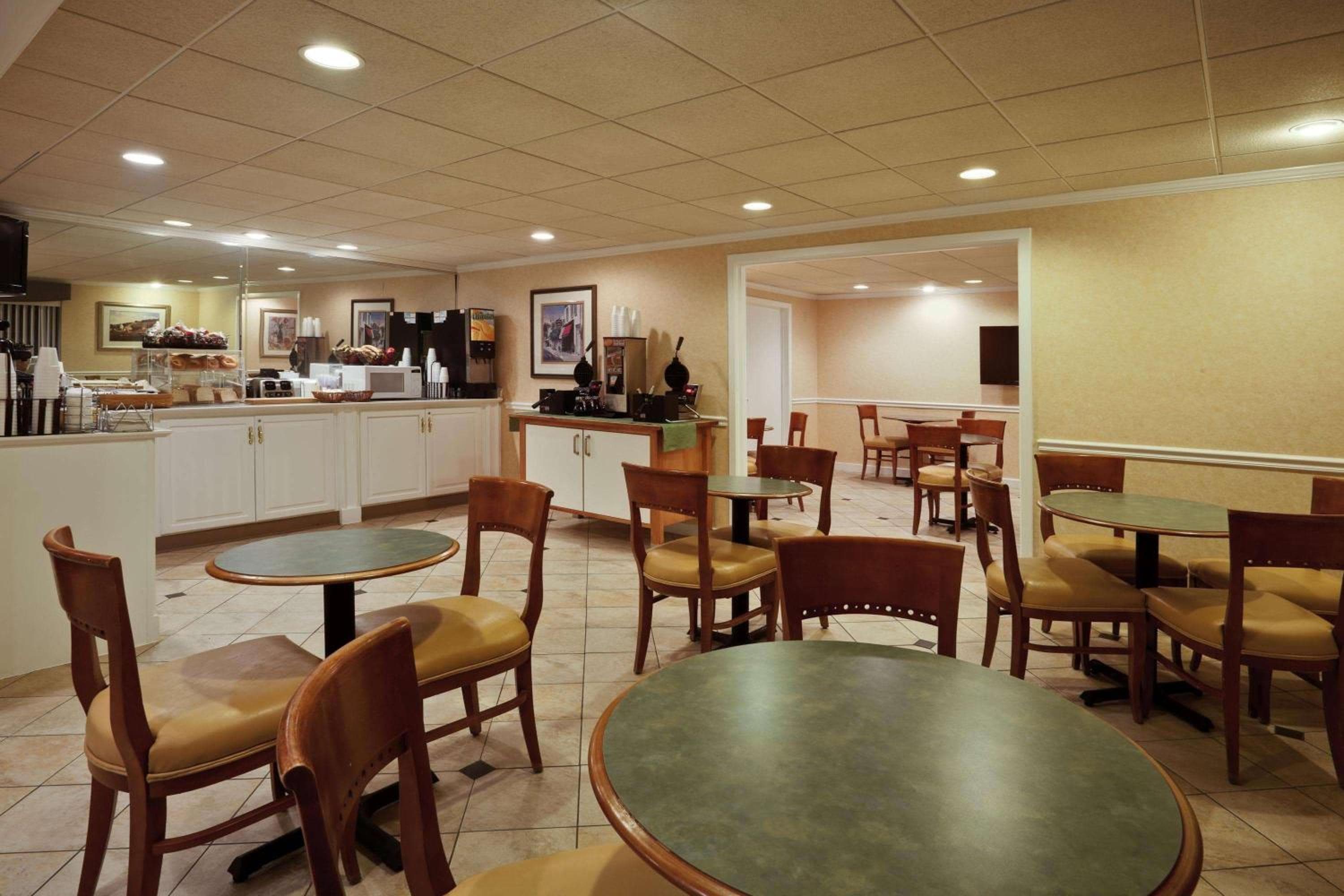 La Quinta by Wyndham Tampa Fairgrounds - Casino — 7