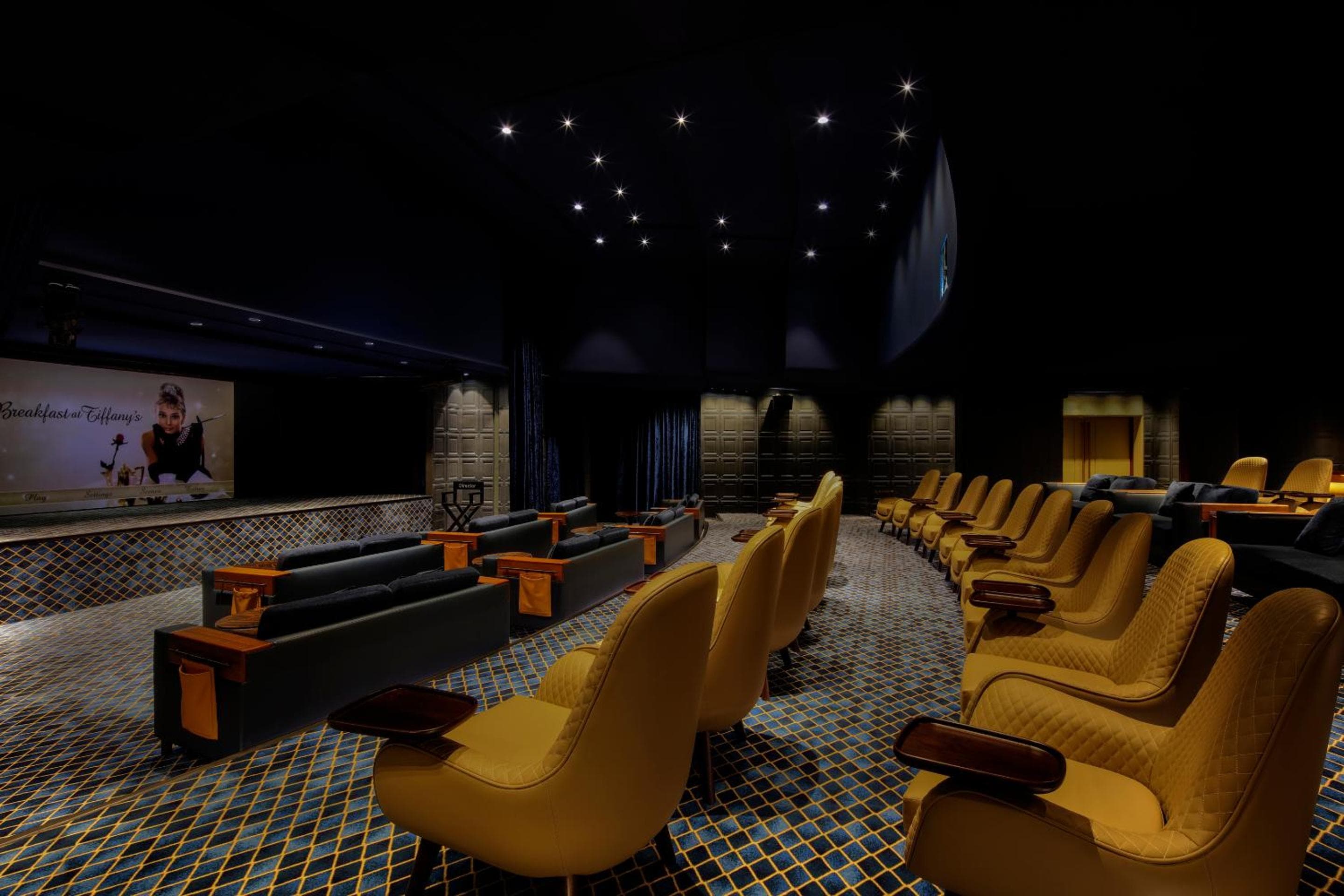 Paramount Hotel Dubai — 16