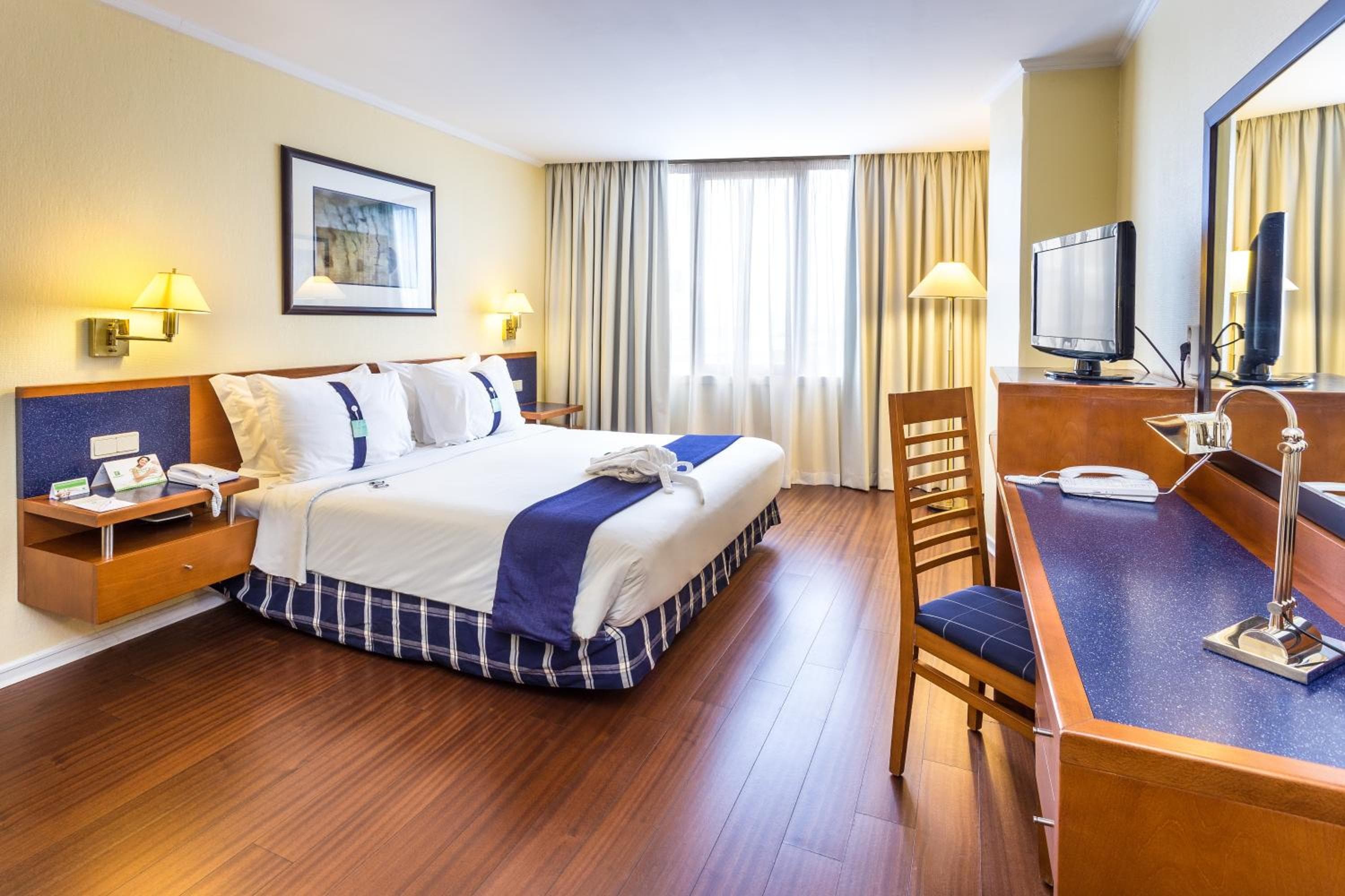 Holiday Inn Lisbon by IHG — 4