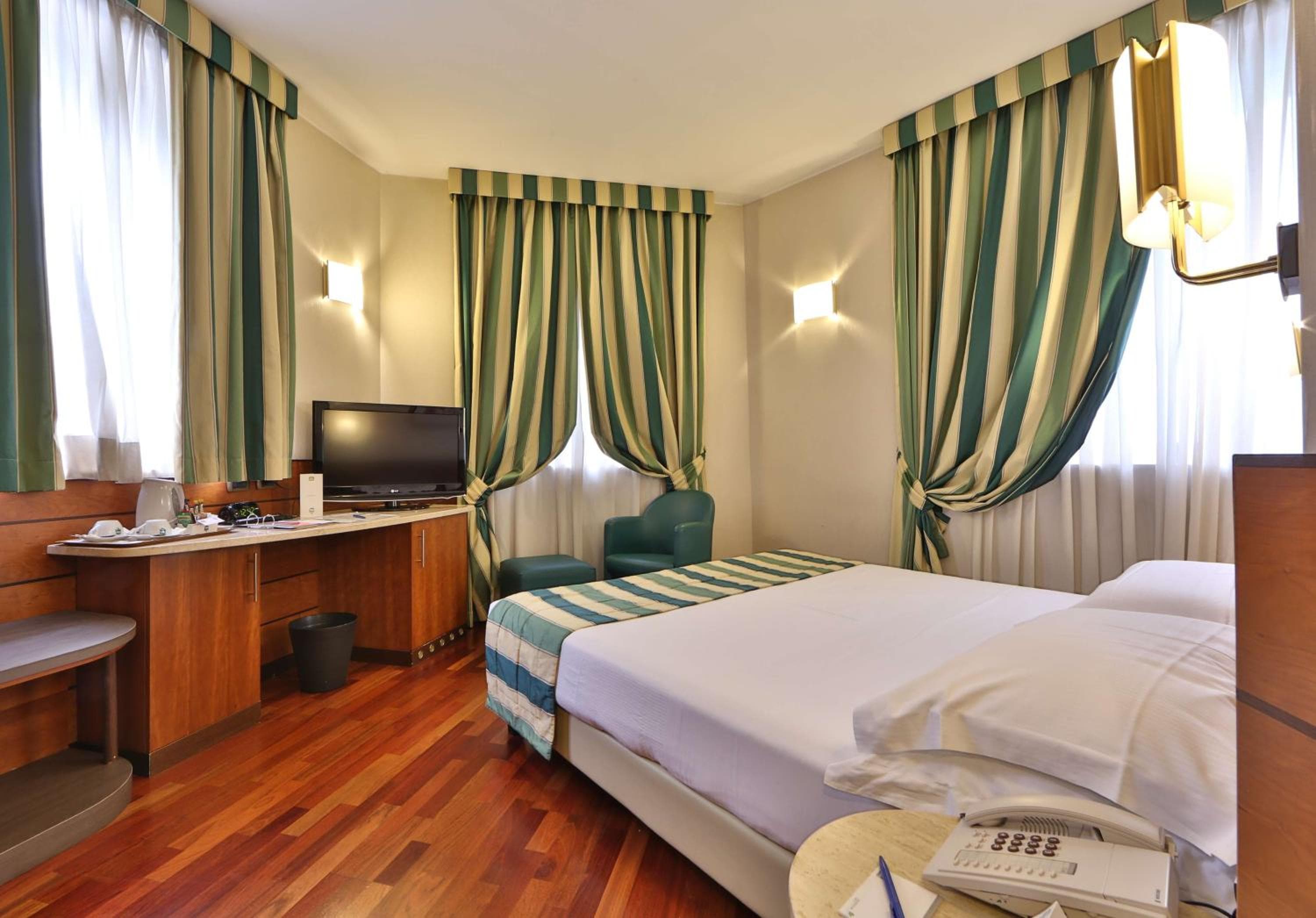 Hotel Mirage Sure Hotel Collection by Best Western — 22