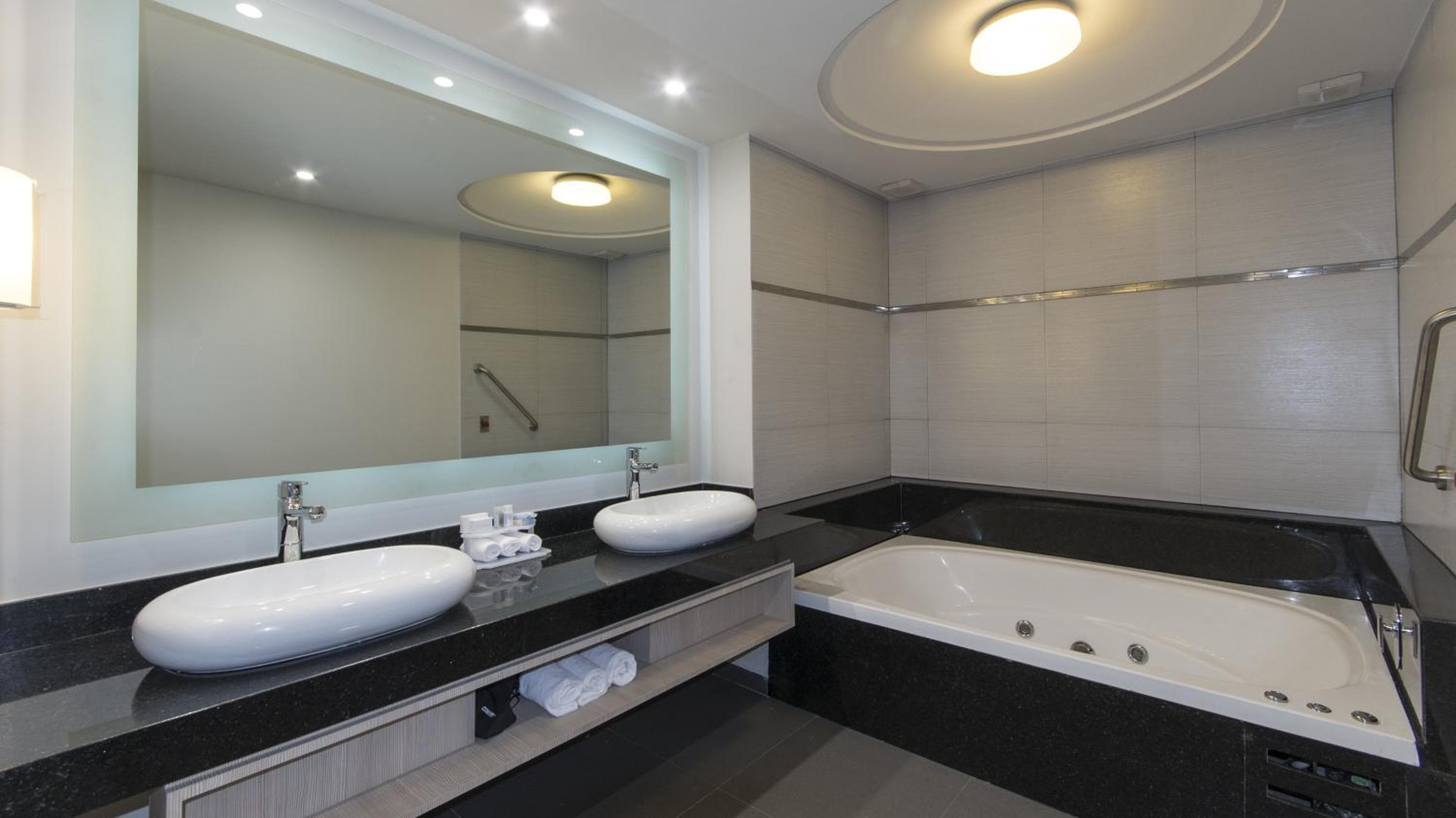 Holiday Inn Express Mexico- Toreo by IHG — 8