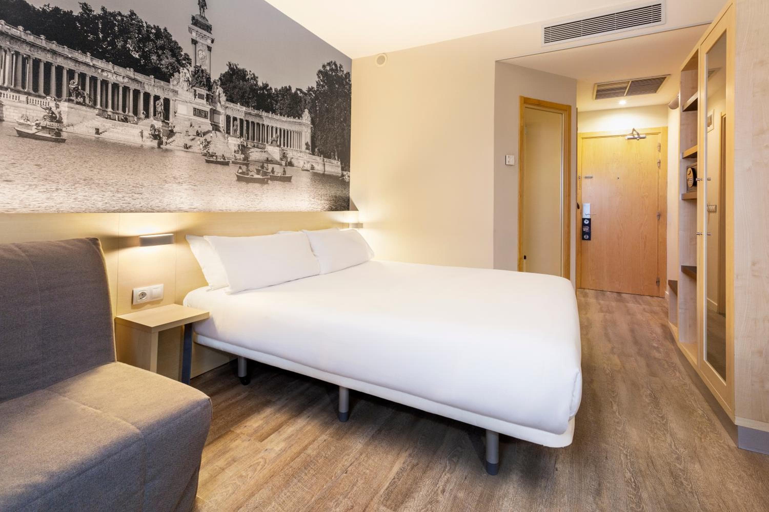 B&B HOTEL Madrid Aeropuerto T1 T2 T3 — 3