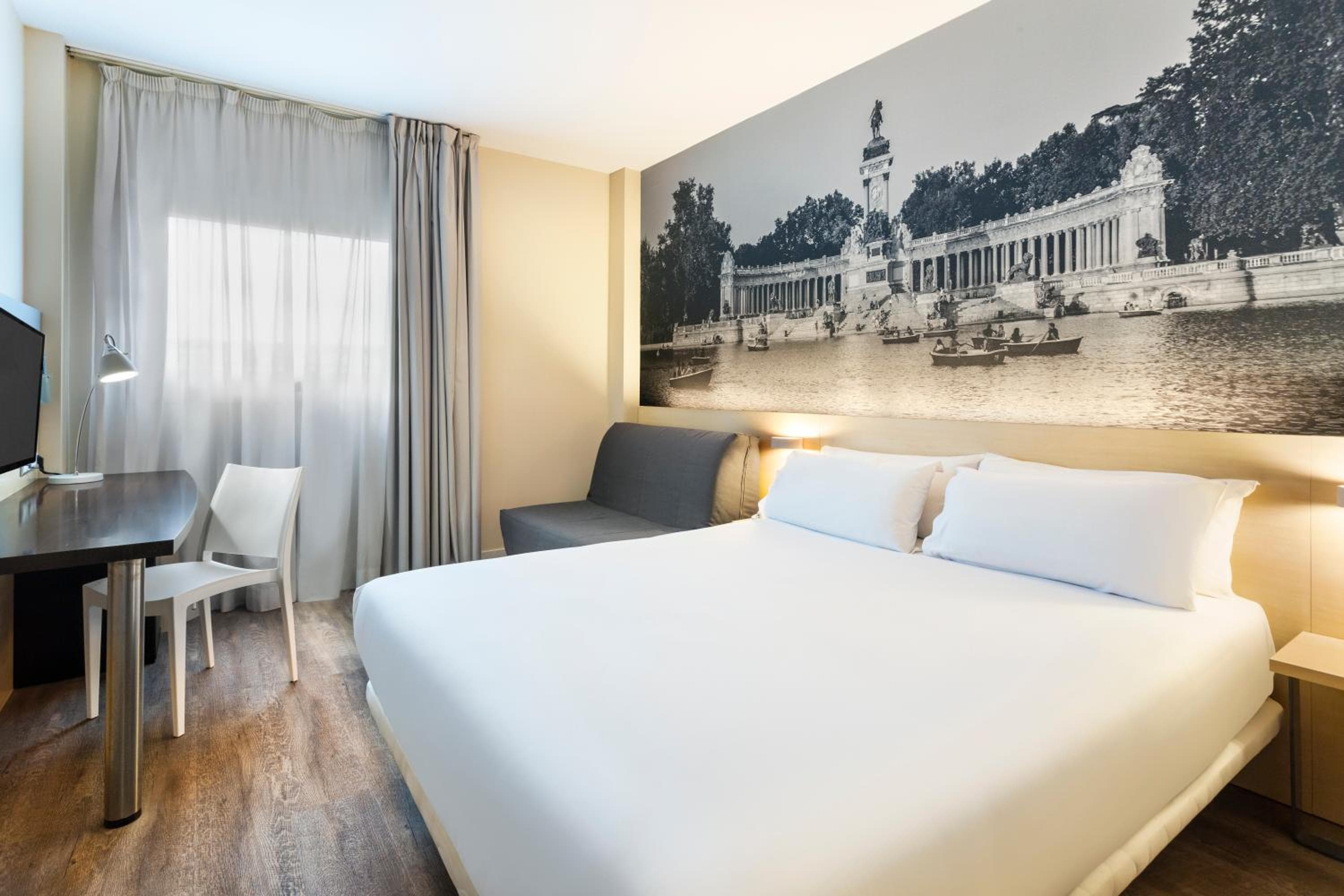 B&B HOTEL Madrid Aeropuerto T1 T2 T3 — 1