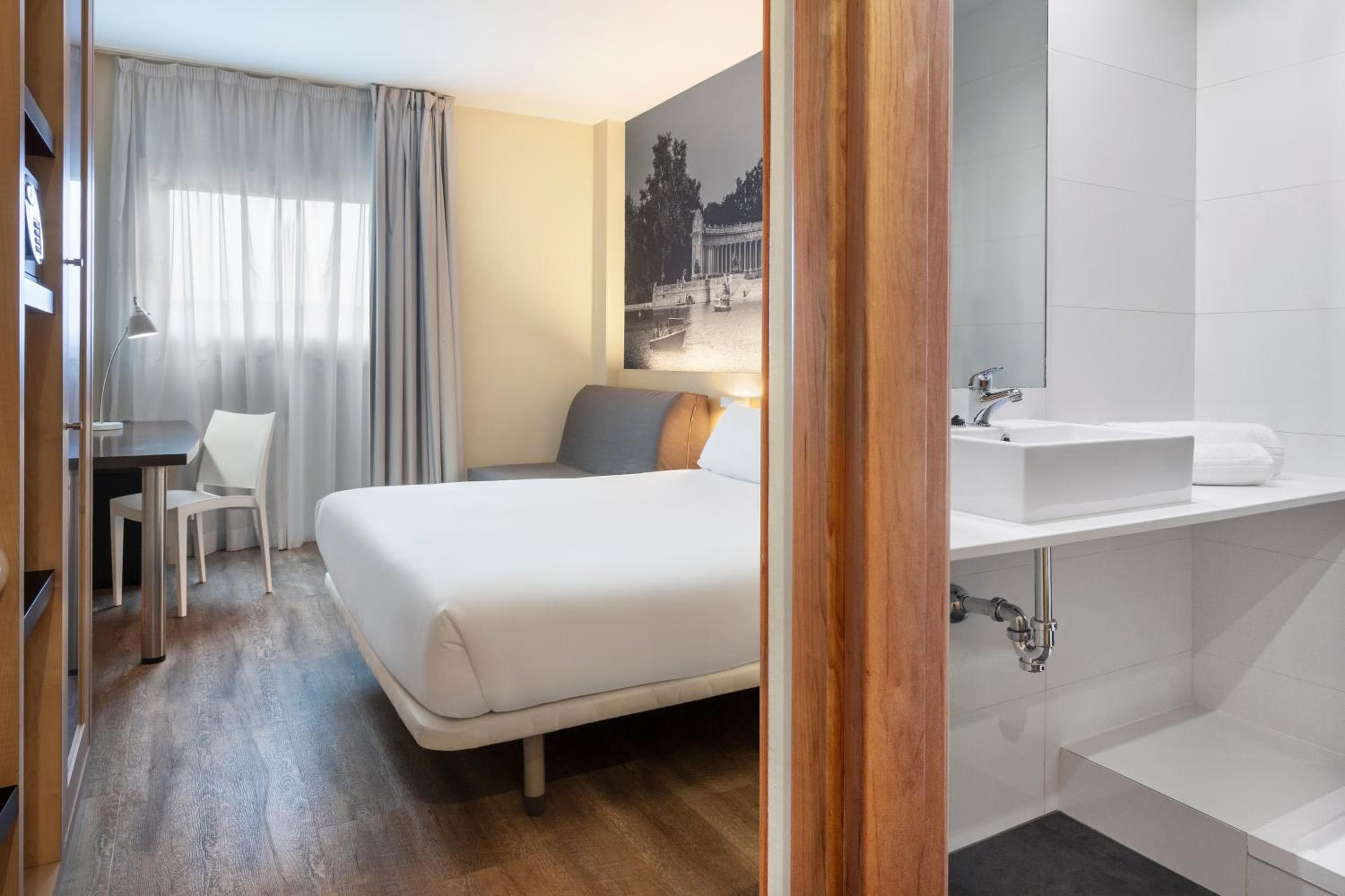 B&B HOTEL Madrid Aeropuerto T1 T2 T3 — 8