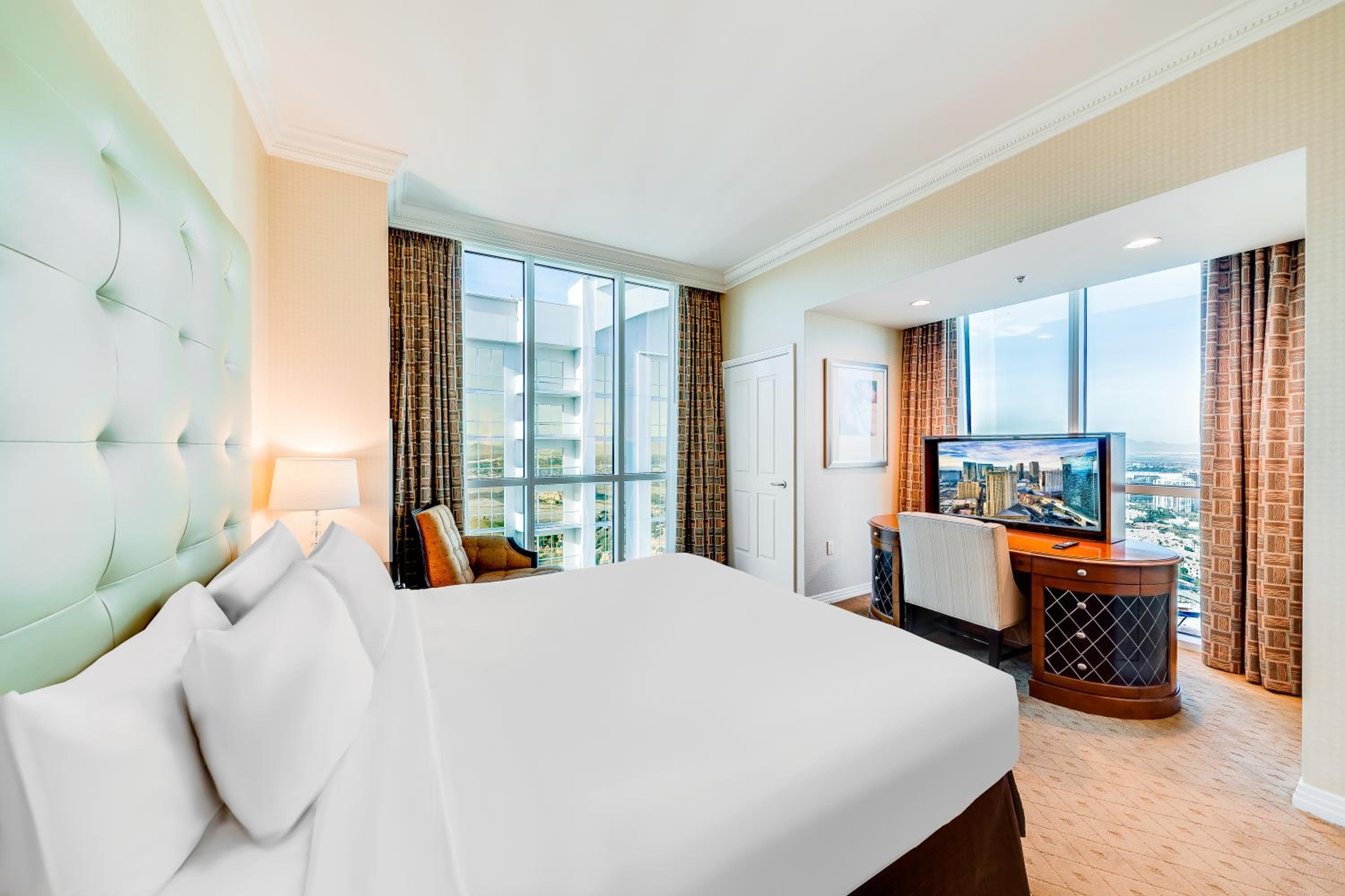 Jet Luxury at The Signature Condo Hotel — 13
