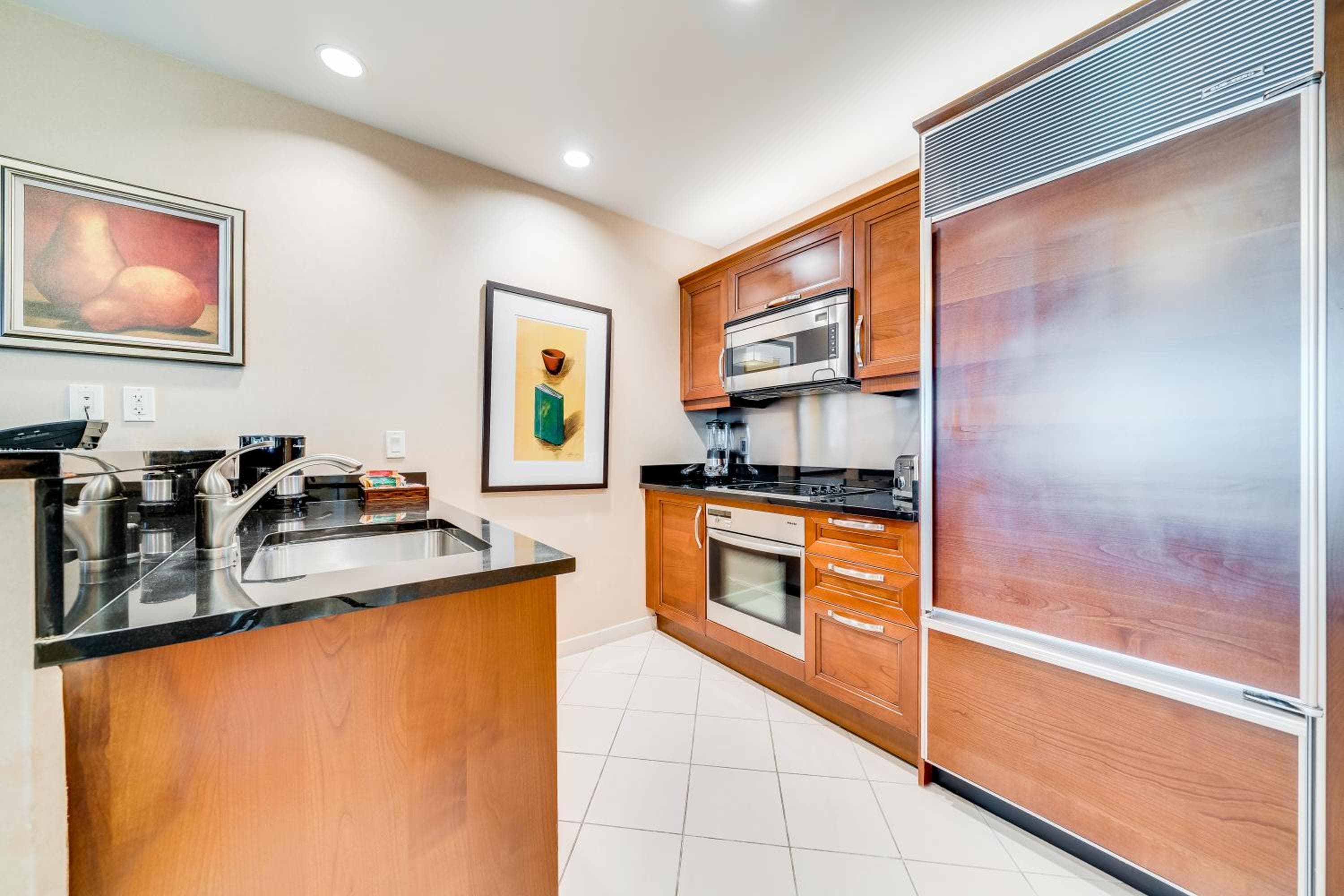 Jet Luxury at The Signature Condo Hotel — 2