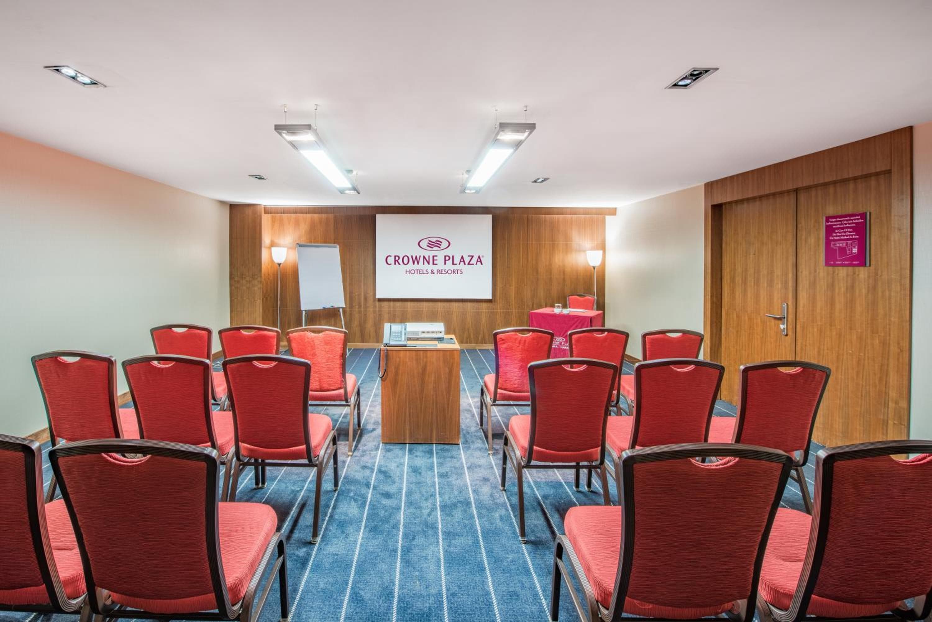 Crowne Plaza Istanbul Harbiye by IHG — 8